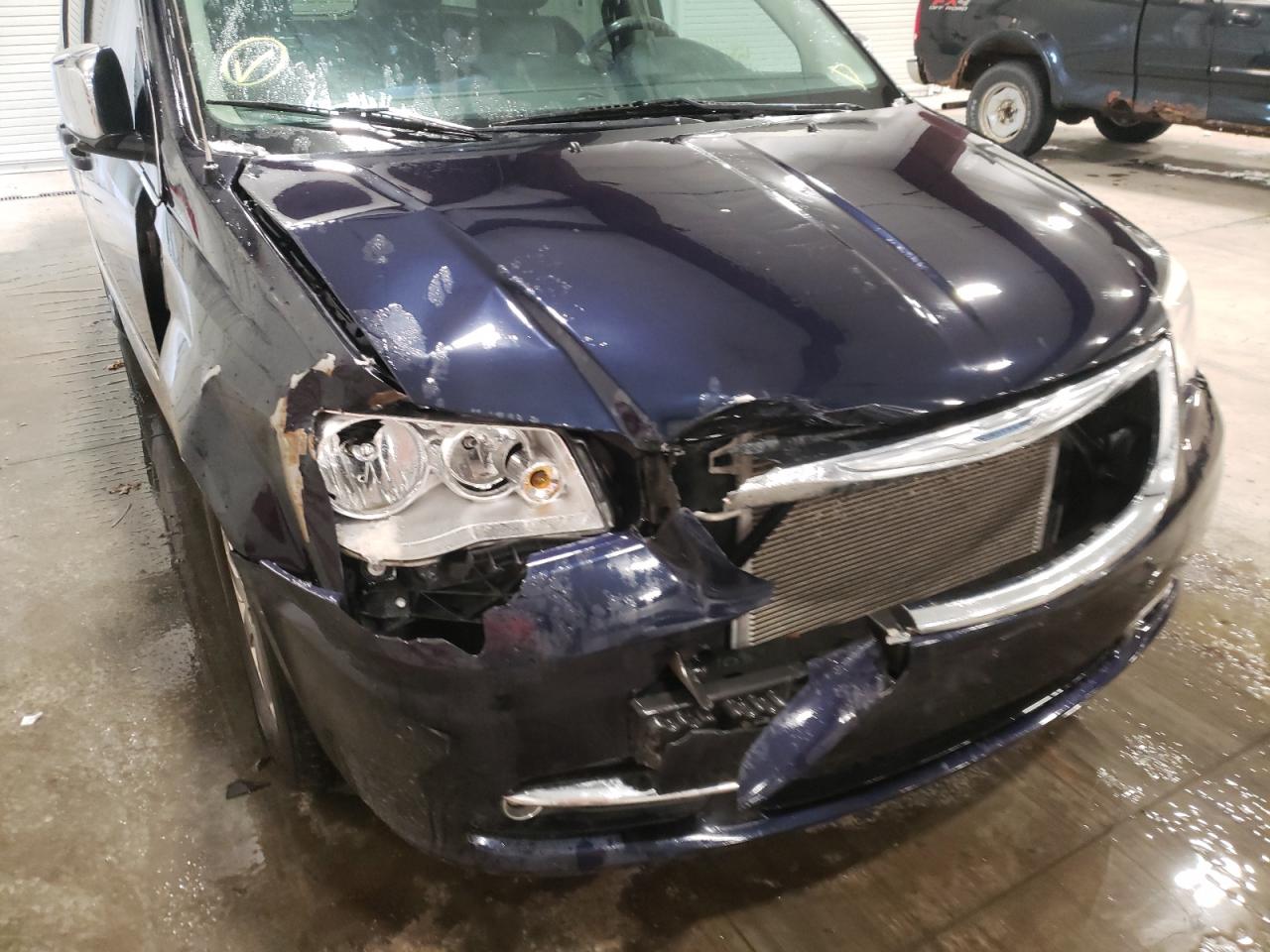 Photo 9 from auction – 2011 CHRYSLER TOWN & COU with VIN 2A4RR8DG8BR746959