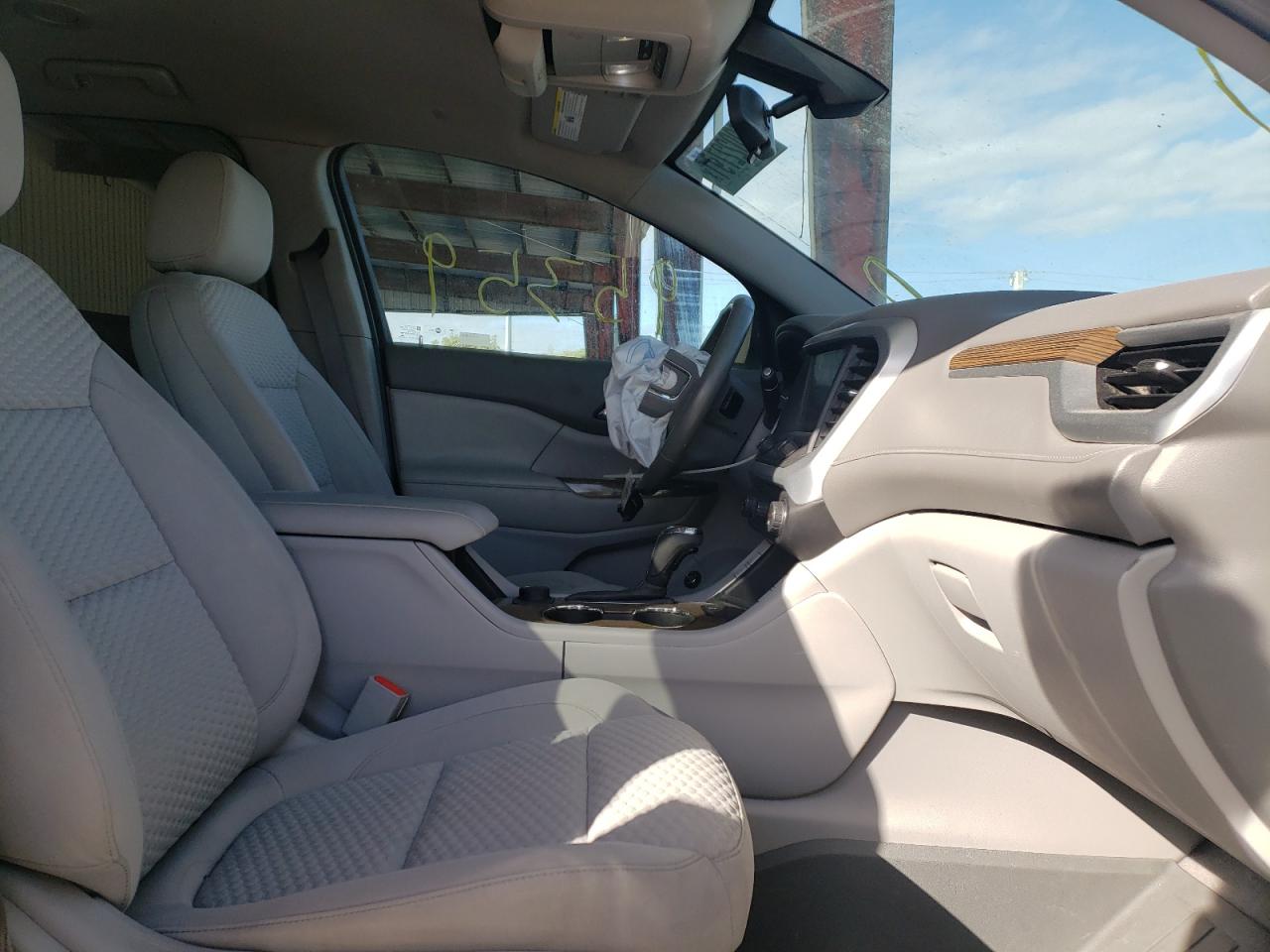 Photo 5 from auction – 2018 GMC ACADIA SLE with VIN 1GKKNLLS6JZ126101