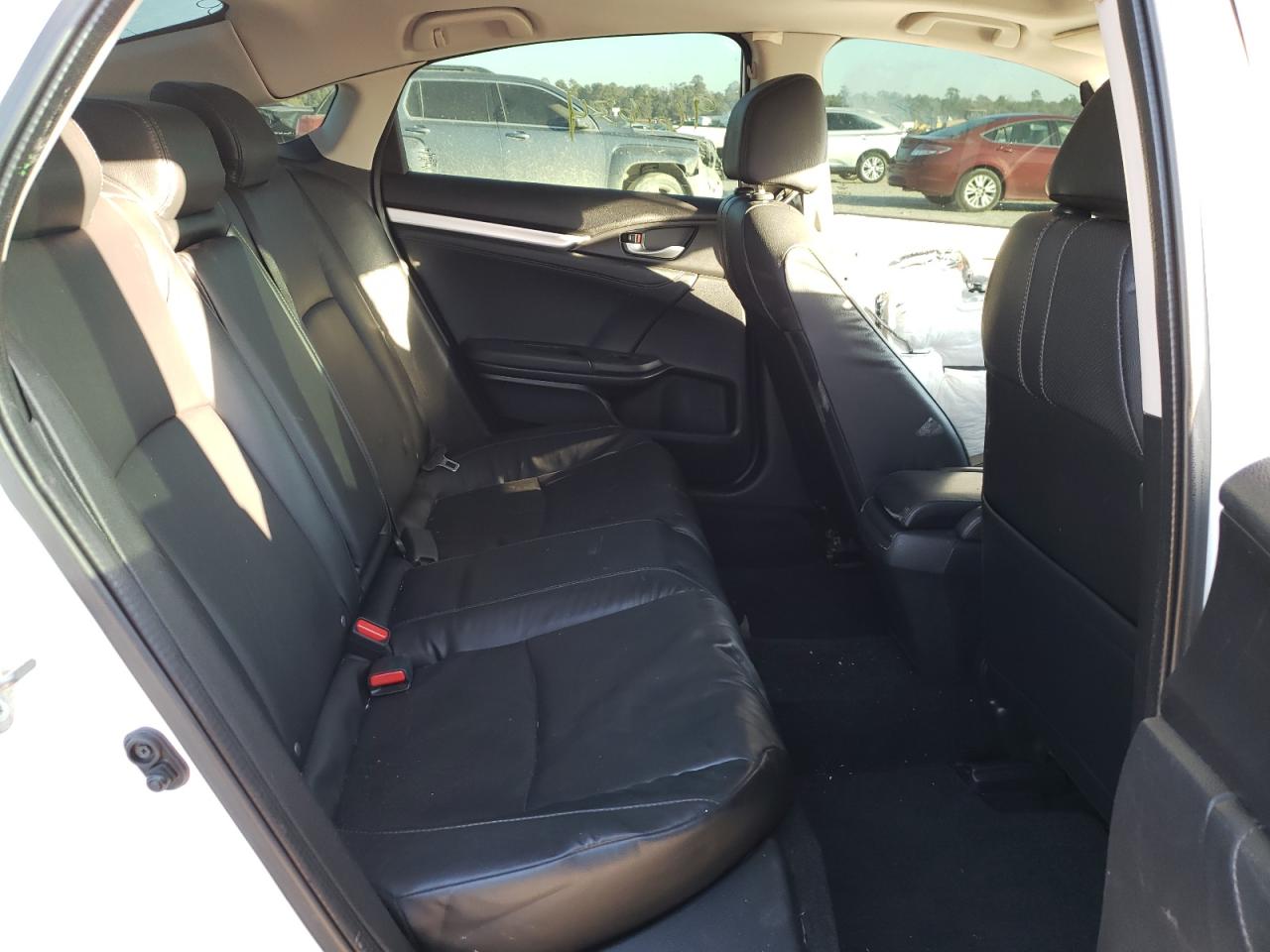 Photo 6 from auction – 2016 HONDA CIVIC EXL with VIN 19XFC1F73GE009627