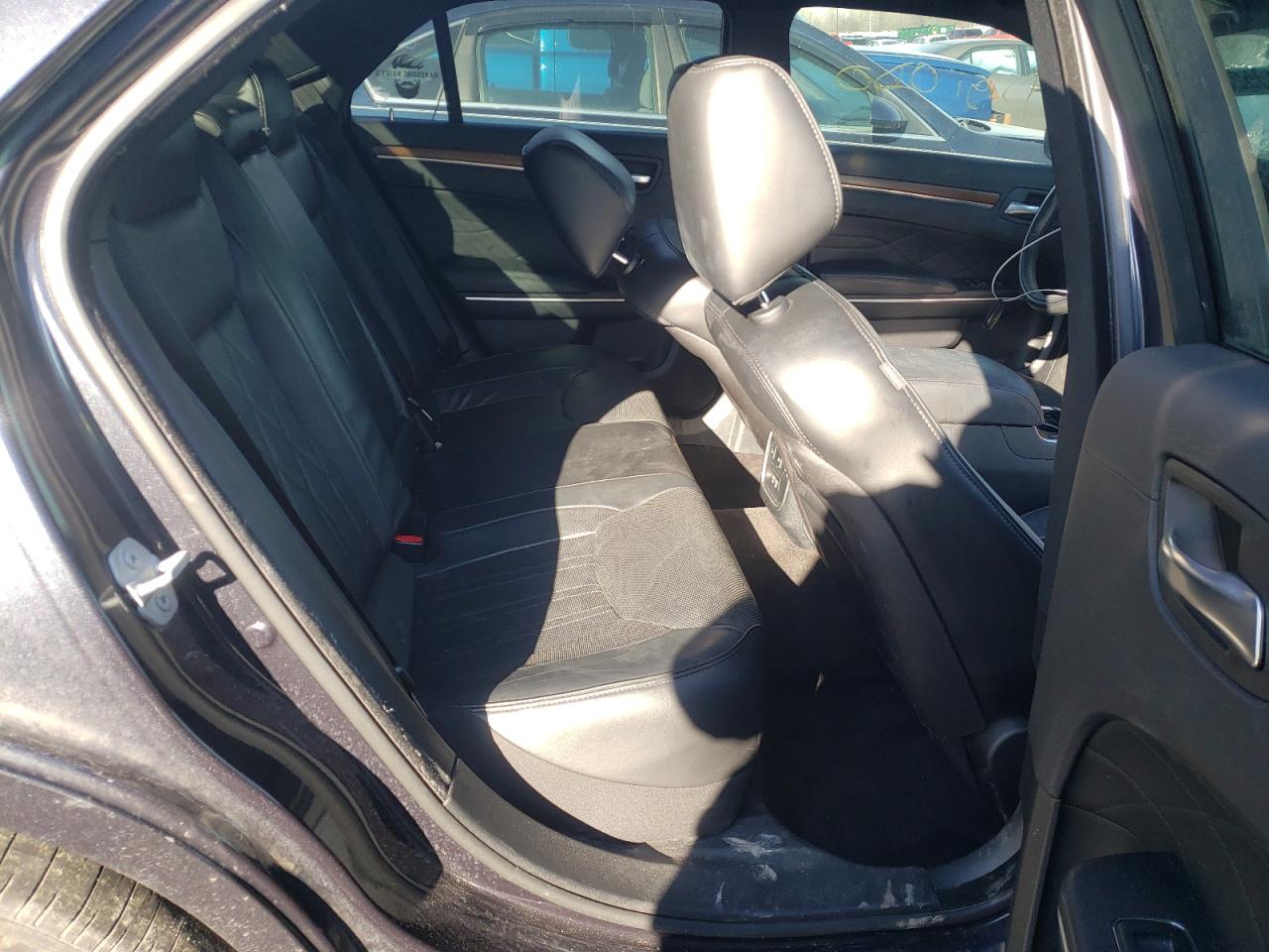 Photo 6 from auction – 2015 CHRYSLER 300C PLATI with VIN 2C3CCAPT7FH829473