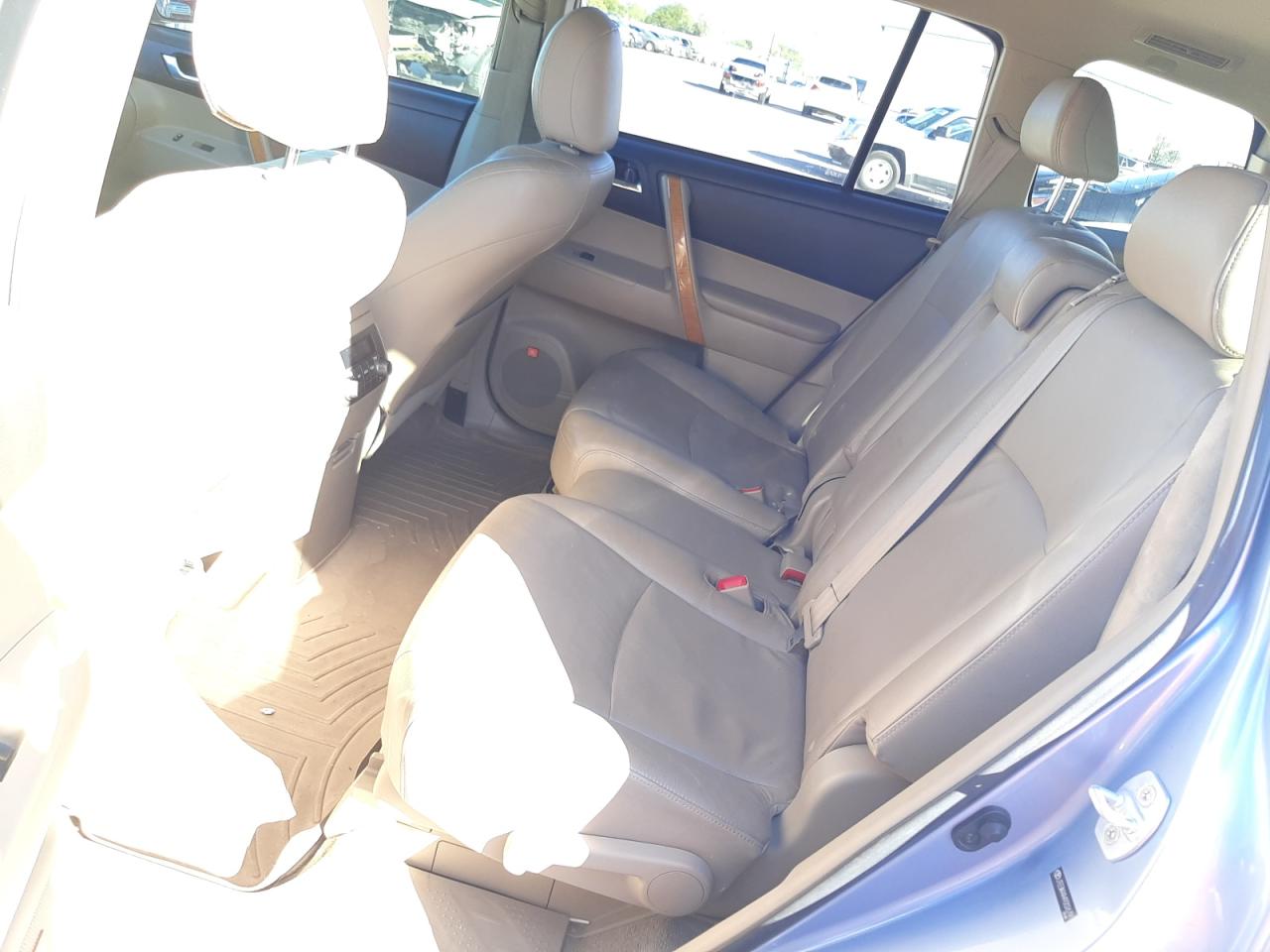 Photo 6 from auction – 2009 TOYOTA HIGHLANDER with VIN JTEEW44A492026791