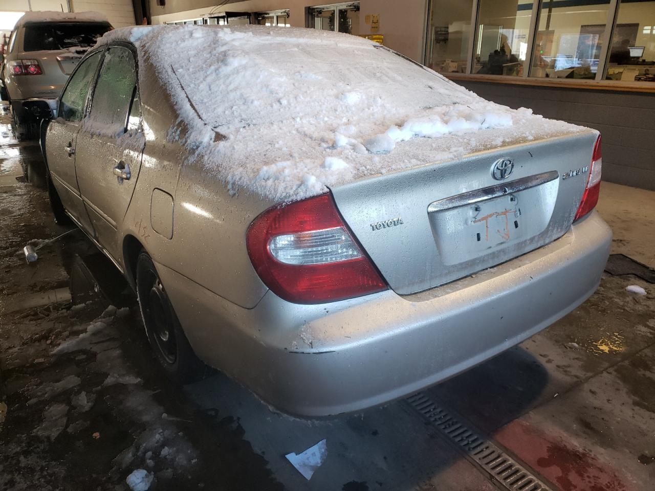 Photo 3 from auction – 2004 TOYOTA CAMRY with VIN 4T1BE32K54U882903