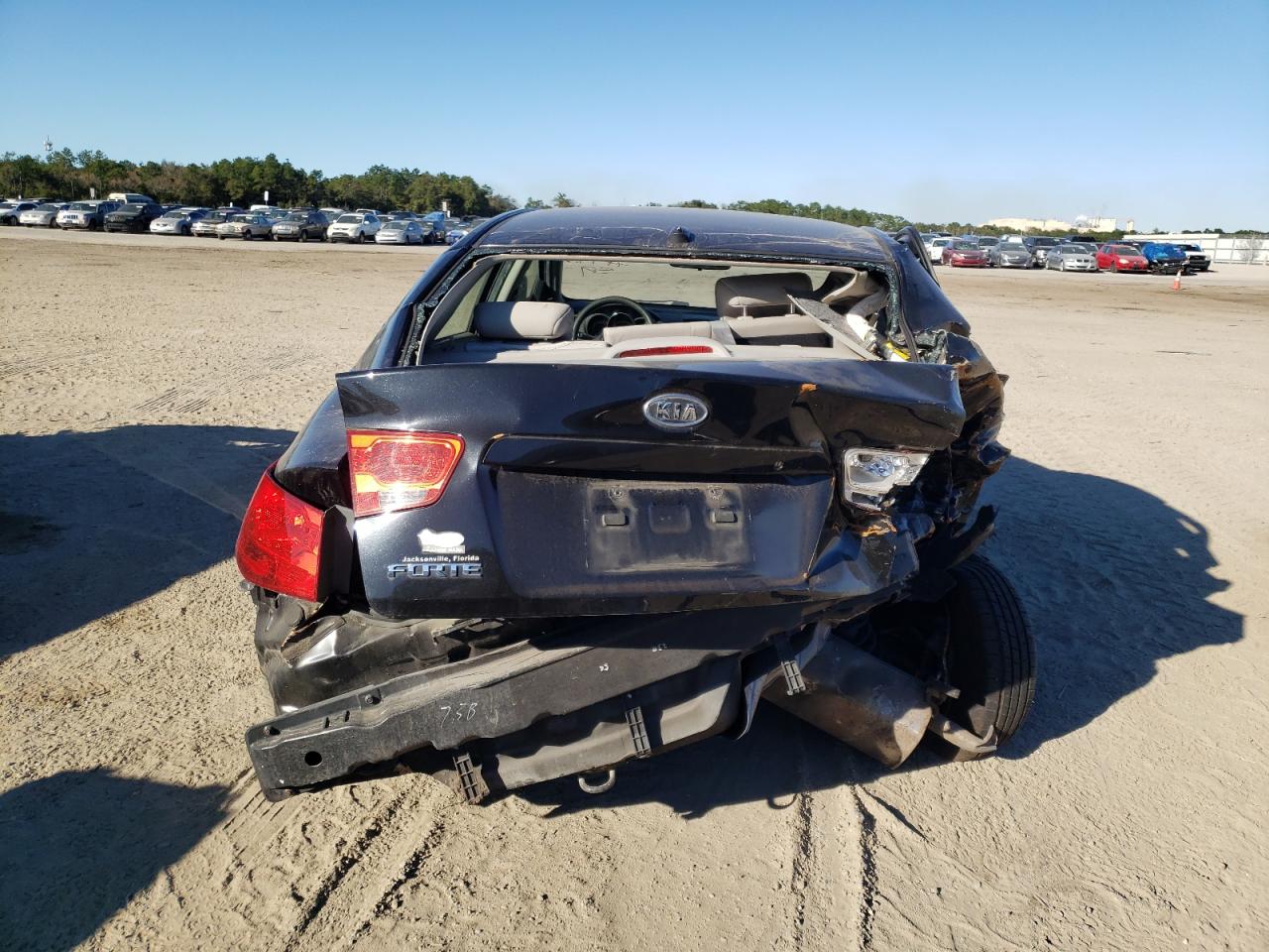 Photo 9 from auction – 2013 KIA FORTE LX with VIN KNAFT4A20D5681663