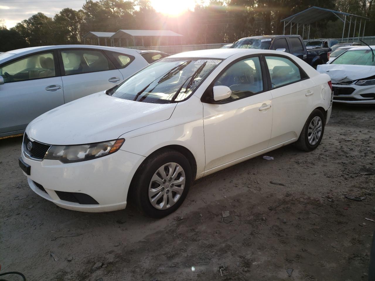 Zdjęcie 2 z aukcji – 2010 KIA FORTE EX z VIN KNAFU4A2XA5080494