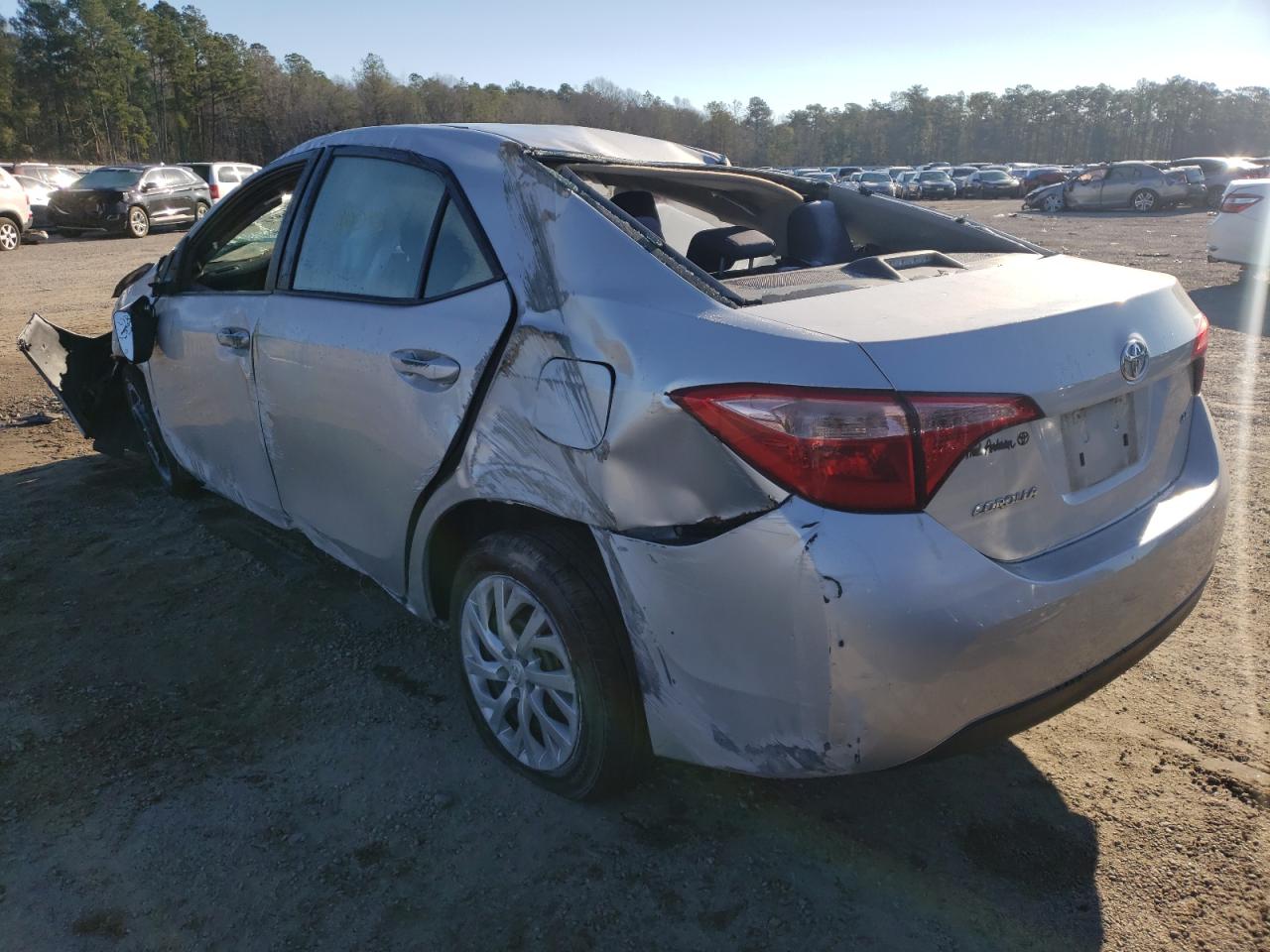 Photo 3 from auction – 2017 TOYOTA COROLLA L with VIN 5YFBURHE0HP706680