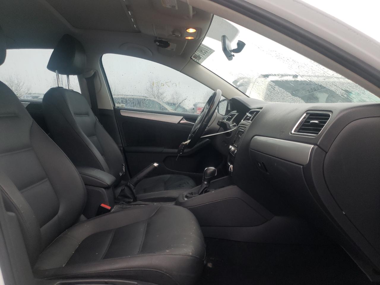 Photo 5 from auction – 2012 VOLKSWAGEN JETTA TDI with VIN 3VWLL7AJ5CM326671