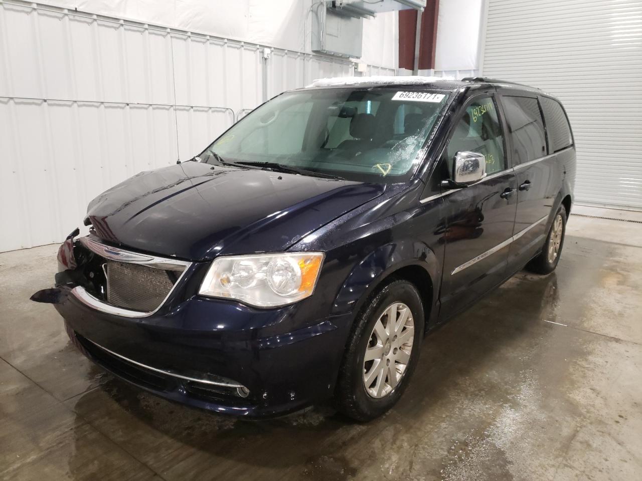 Photo 2 from auction – 2011 CHRYSLER TOWN & COU with VIN 2A4RR8DG8BR746959