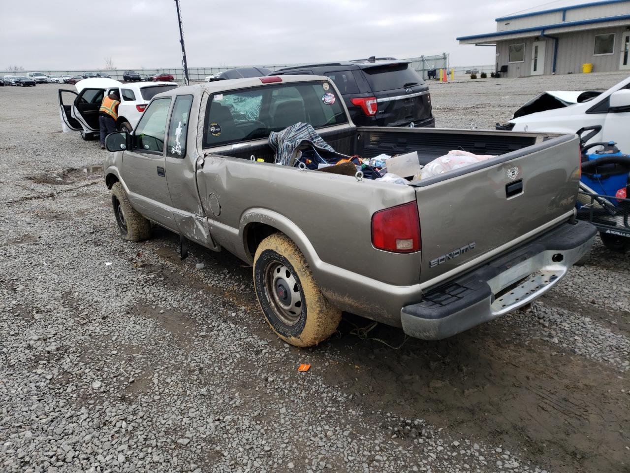 Photo 3 from auction – 2002 GMC SONOMA with VIN 1GTDT19W728207558