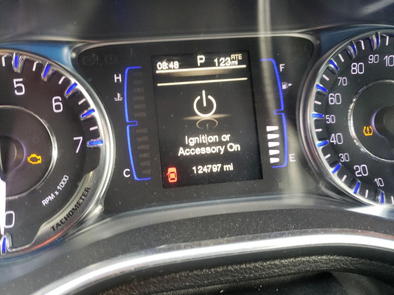 Photo 8 from auction – 2015 CHRYSLER 200 LIMITE with VIN 1C3CCCAB2FN617079