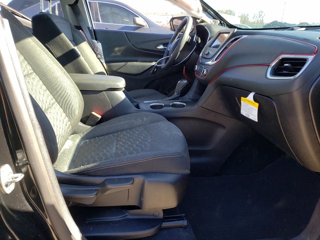 Photo 5 from auction – 2019 CHEVROLET EQUINOX LT with VIN 2GNAXKEV5K6129871