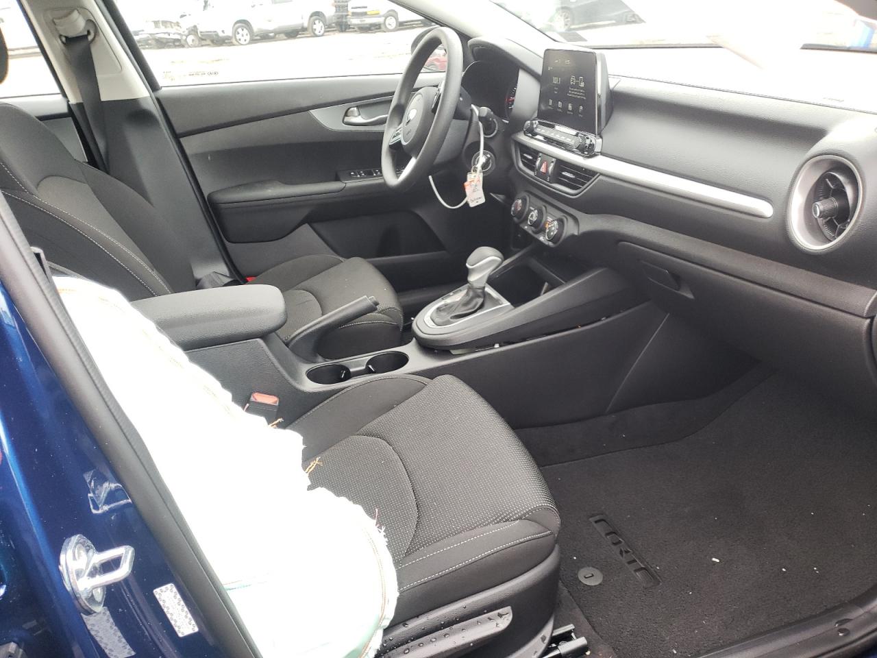 Photo 5 from auction – 2021 KIA FORTE FE with VIN 3KPF24AD3ME408230