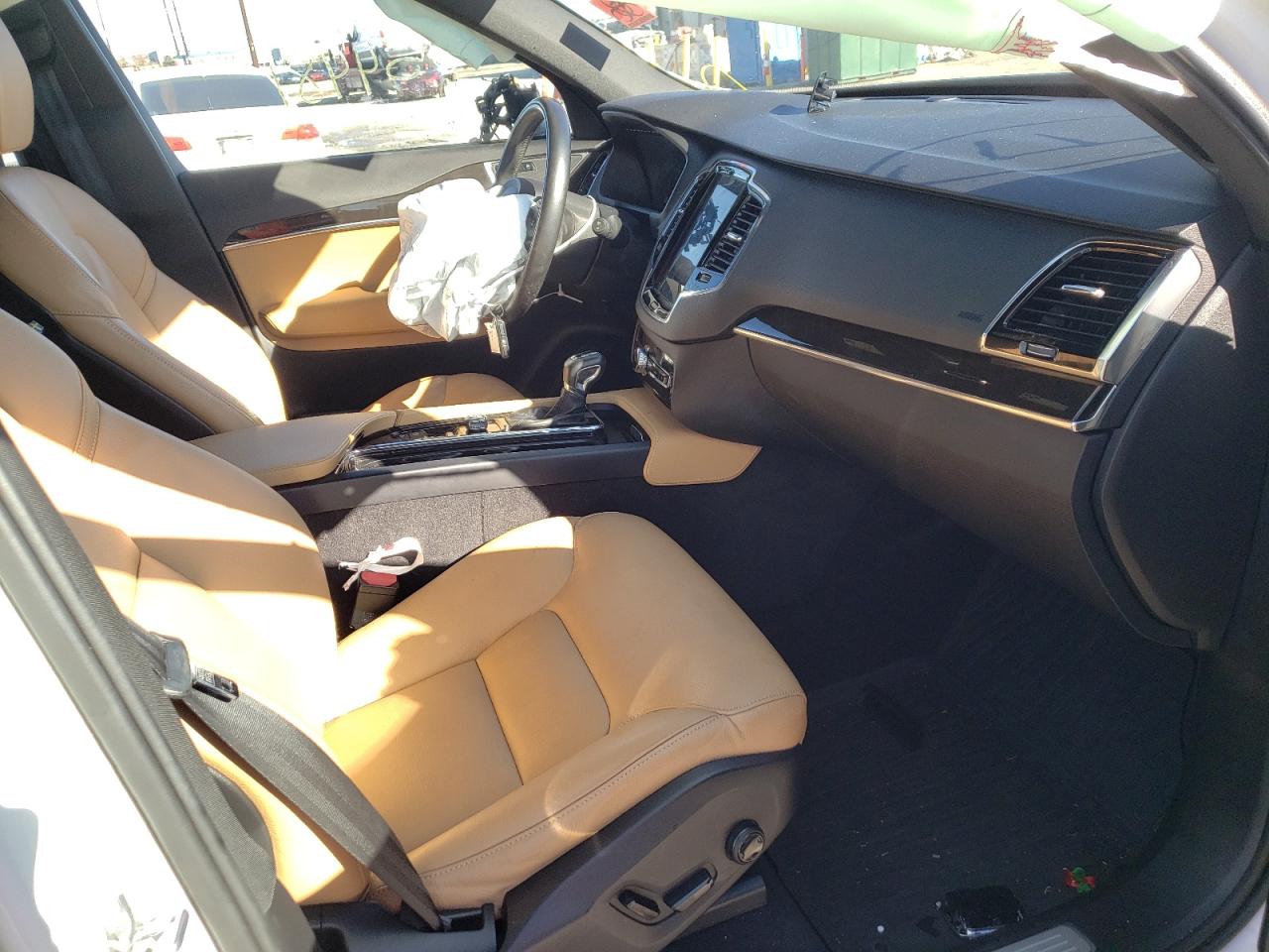 Photo 5 from auction – 2018 VOLVO XC90 T6 with VIN YV4A22PK2J1352846
