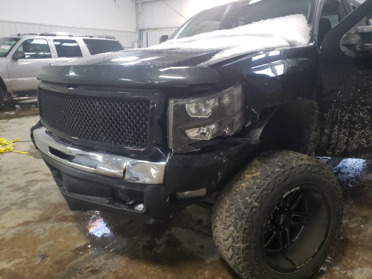 Photo 9 from auction – 2011 CHEVROLET SILVERADO with VIN 1GCRKSE3XBZ299401