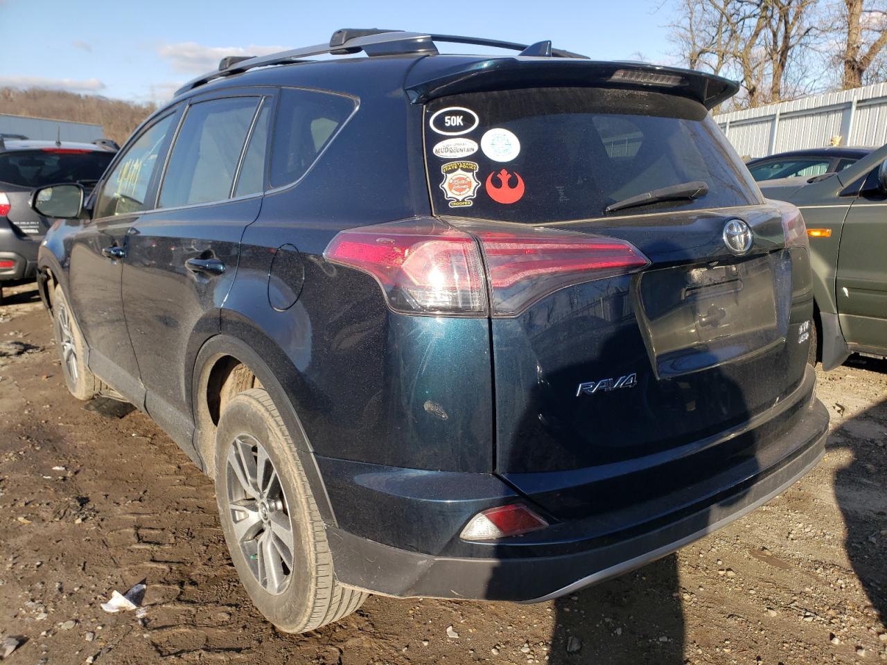 Photo 3 from auction – 2017 TOYOTA RAV4 XLE with VIN JTMRFREV1HJ708794