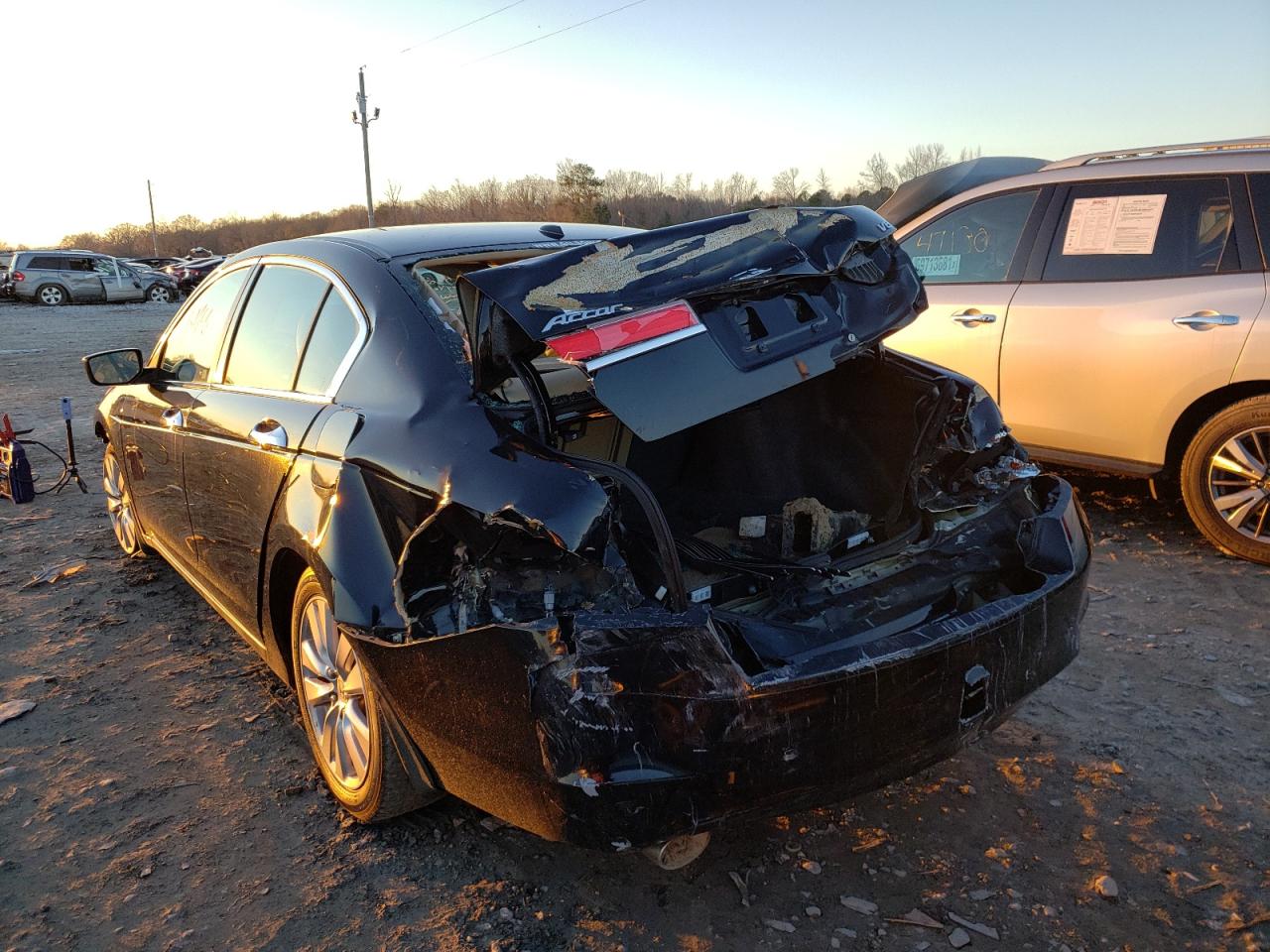 Photo 3 from auction – 2011 HONDA ACCORD EXL with VIN 1HGCP3F82BA017307