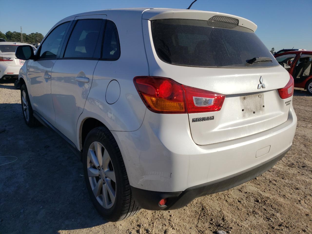 Photo 3 from auction – 2015 MITSUBISHI OUTLANDER with VIN 4A4AP3AU1FE049263