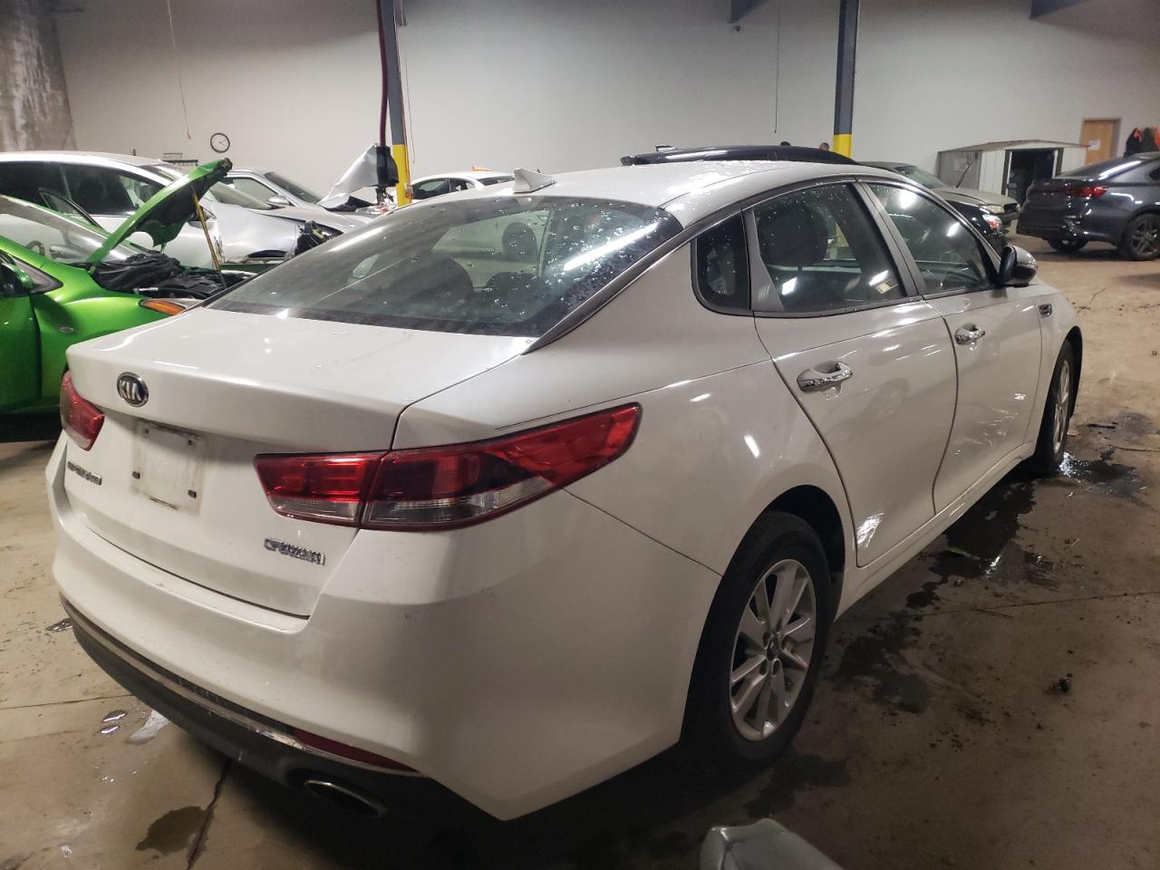 Photo 4 from auction – 2016 KIA OPTIMA LX with VIN KNAGT4L32G5098798