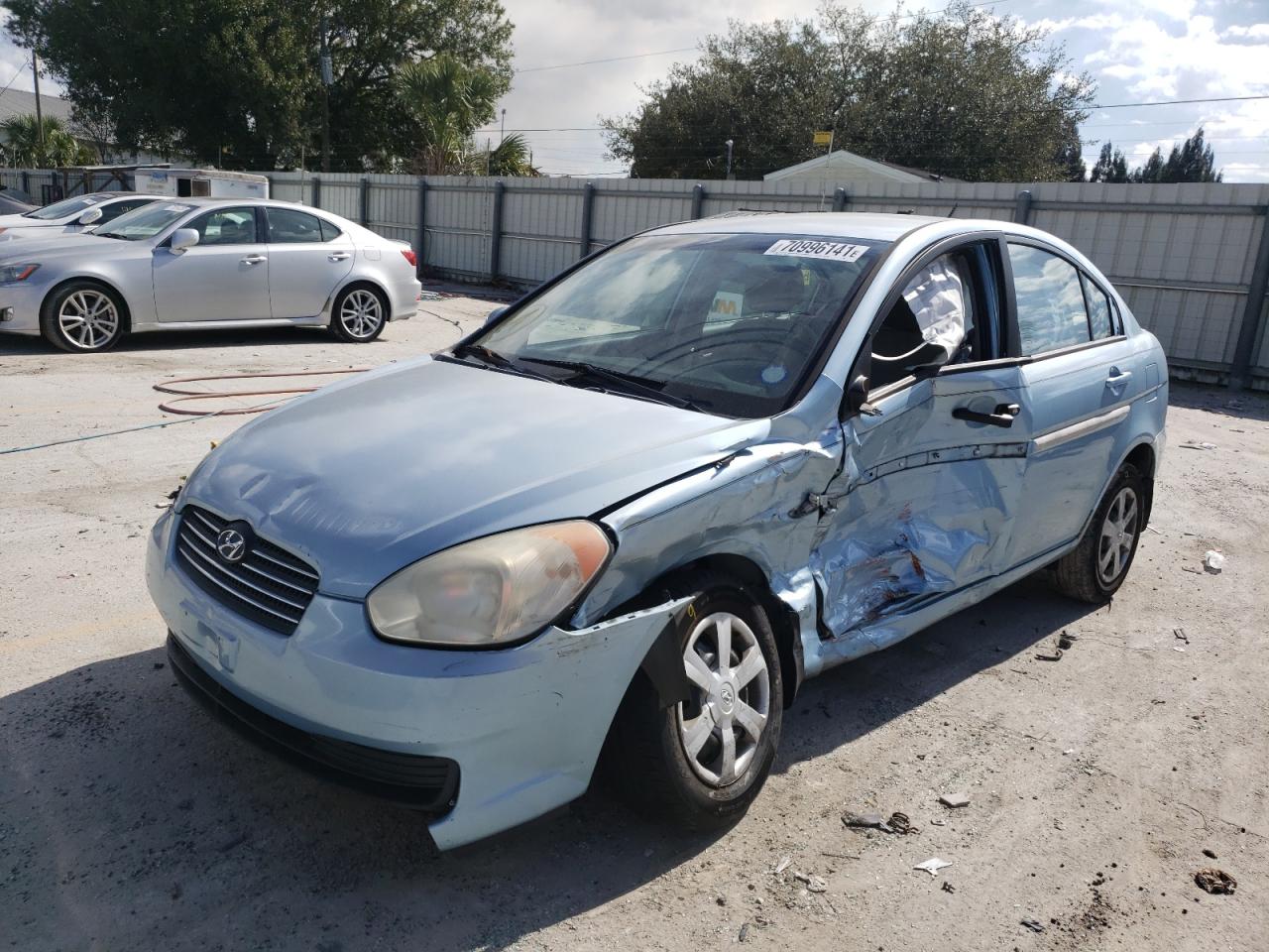 Photo 2 from auction – 2007 HYUNDAI ACCENT with VIN KMHCN46C67U130886