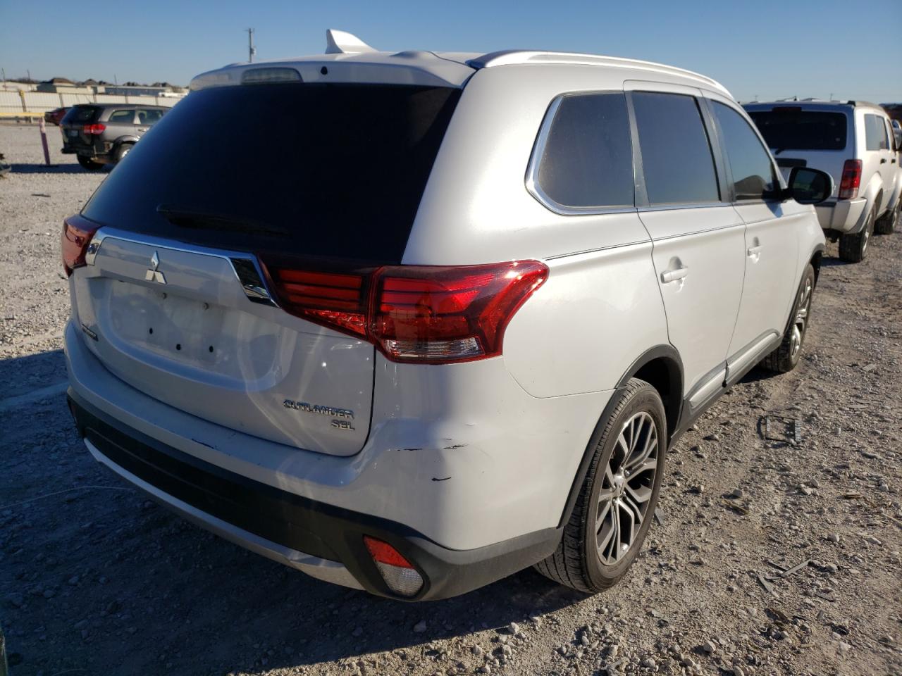 Photo 4 from auction – 2018 MITSUBISHI OUTLANDER with VIN JA4AD3A3XJZ029287