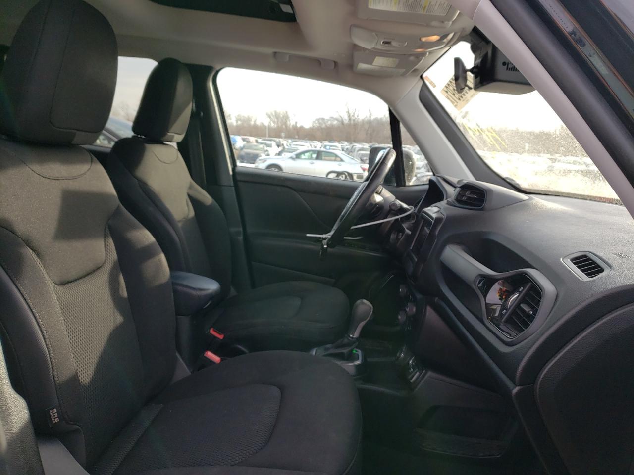 Photo 5 from auction – 2018 JEEP RENEGADE L with VIN ZACCJBBB4JPJ13818