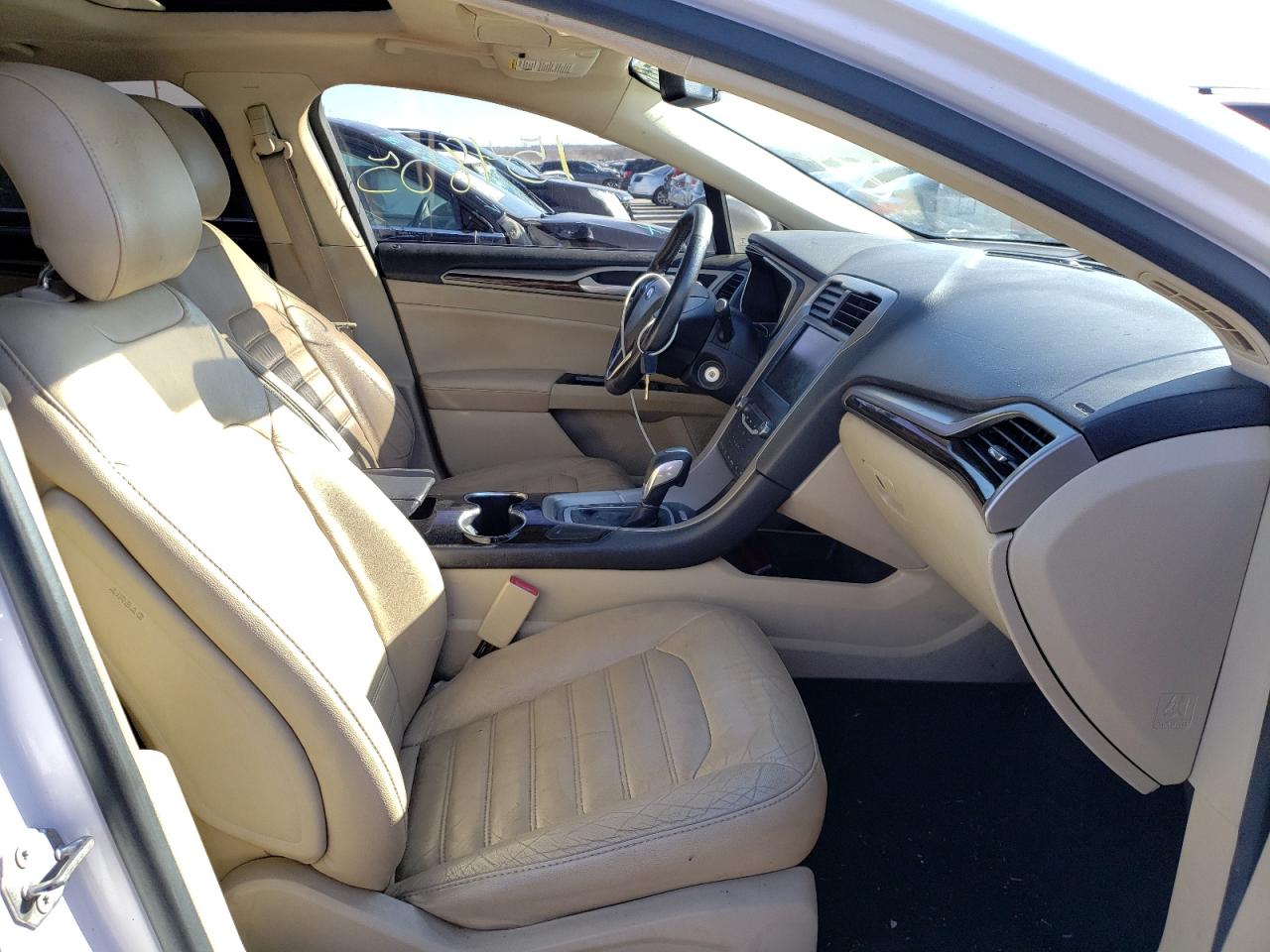 Foto 5 de la subasta – 2014 FORD FUSION SE con VIN 3FA6P0HD9ER184591