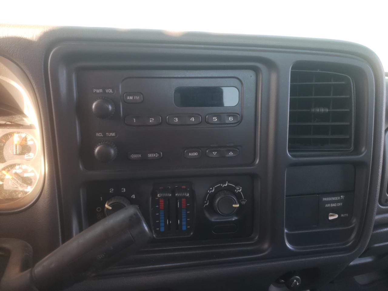 Photo 9 from auction – 2004 GMC NEW SIERRA with VIN 1GTEC14X64Z333914