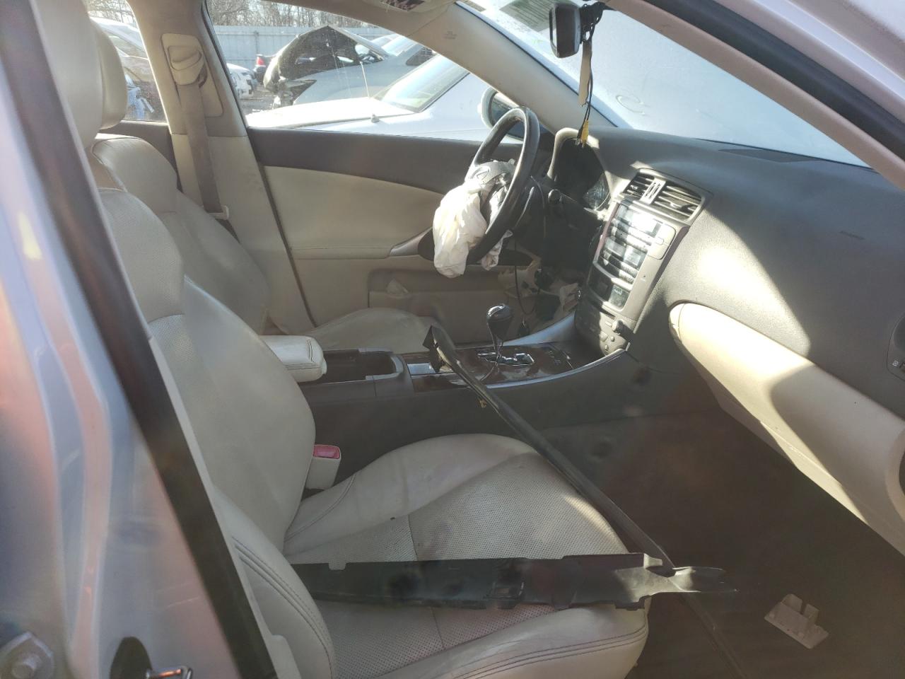 Photo 5 from auction – 2010 LEXUS IS 250 with VIN JTHCF5C28A5040948