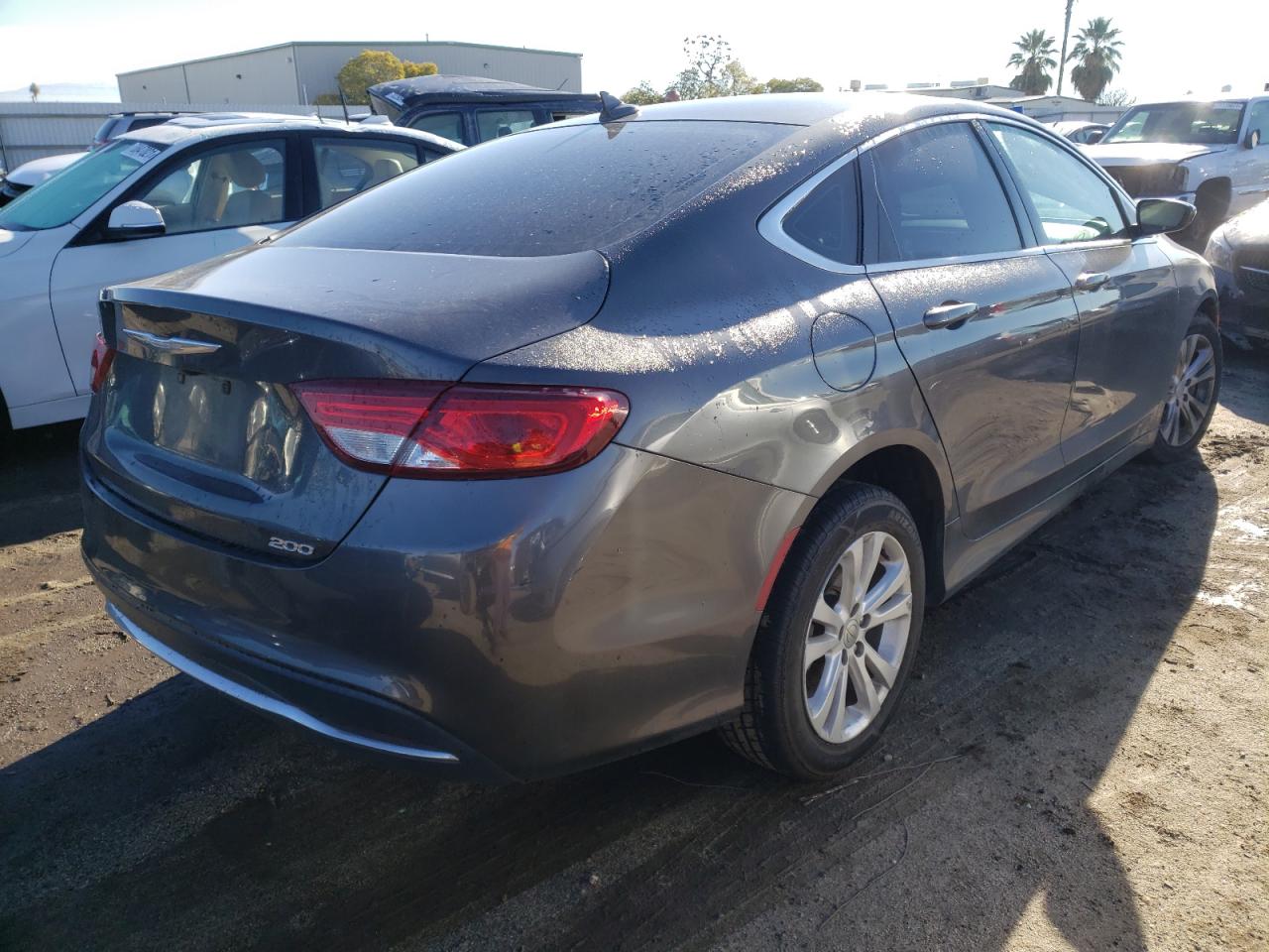 Photo 4 from auction – 2016 CHRYSLER 200 LIMITE with VIN 1C3CCCAB4GN107995