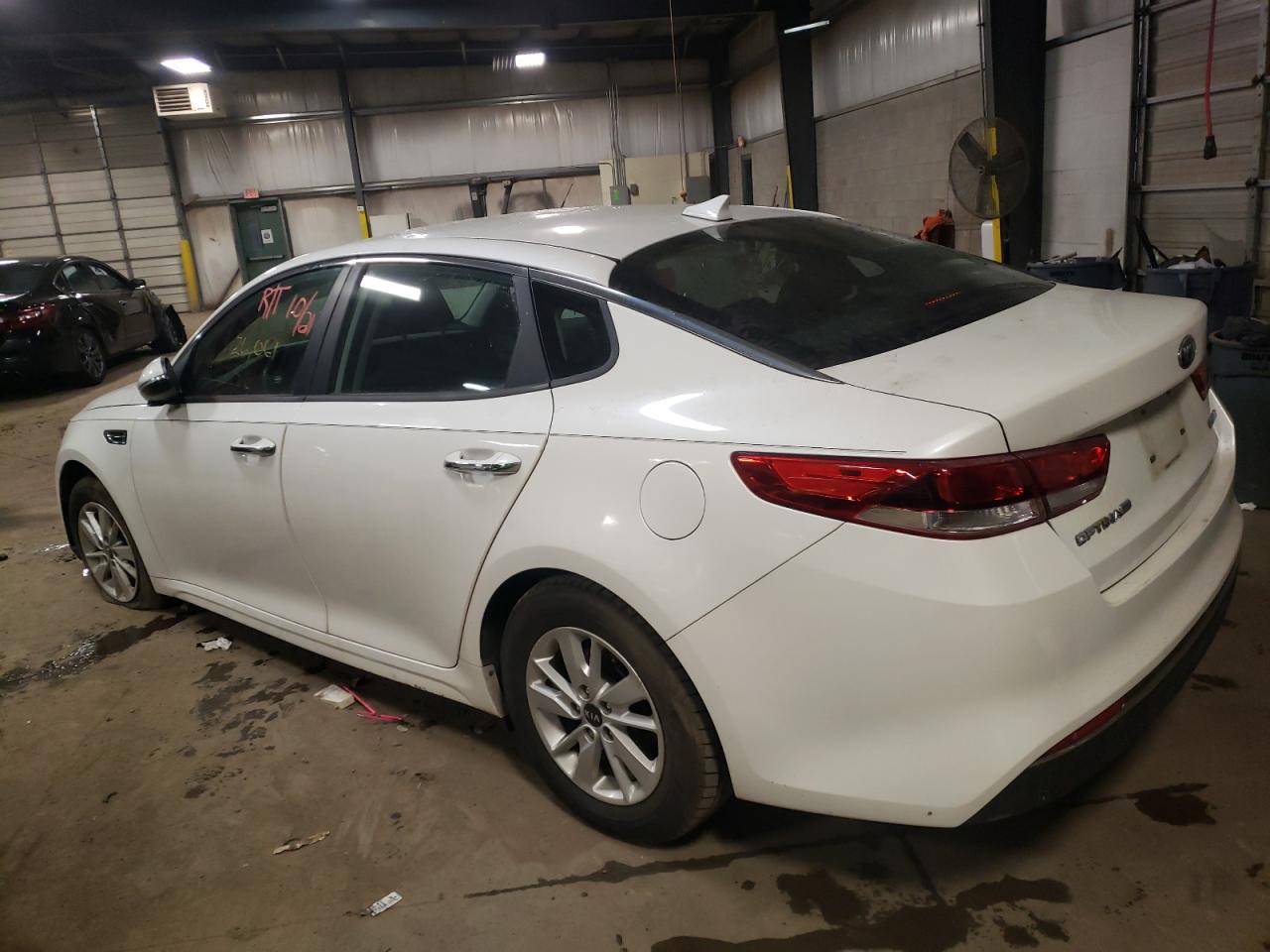 Photo 3 from auction – 2016 KIA OPTIMA LX with VIN KNAGT4L32G5098798