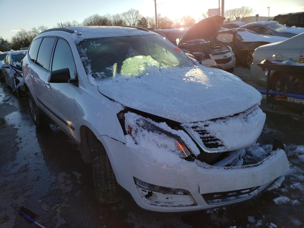 Photo 1 from auction – 2017 CHEVROLET TRAVERSE L with VIN 1GNKRFED8HJ336991