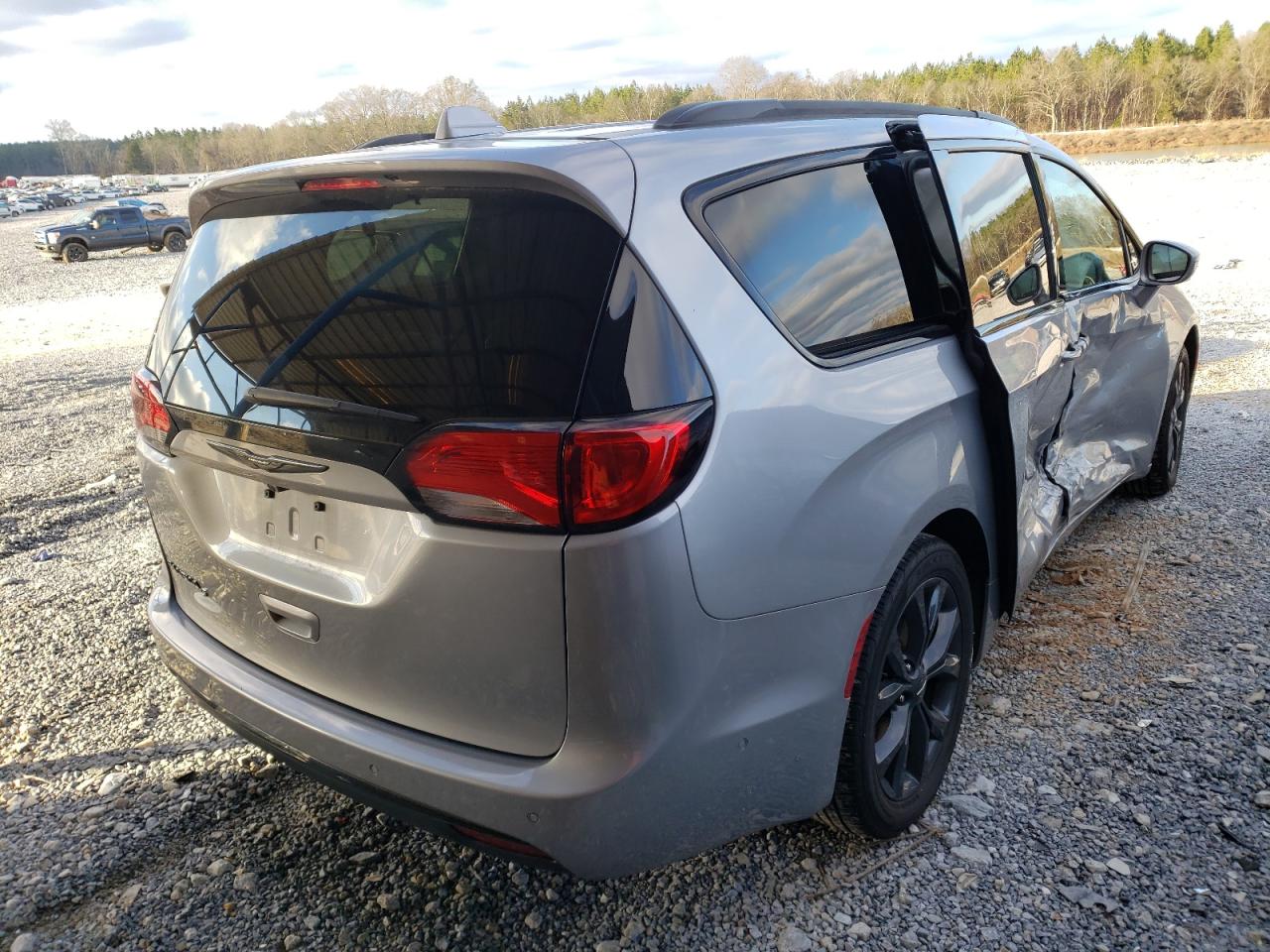 Photo 4 from auction – 2020 CHRYSLER PACIFICA T with VIN 2C4RC1BGXLR145619