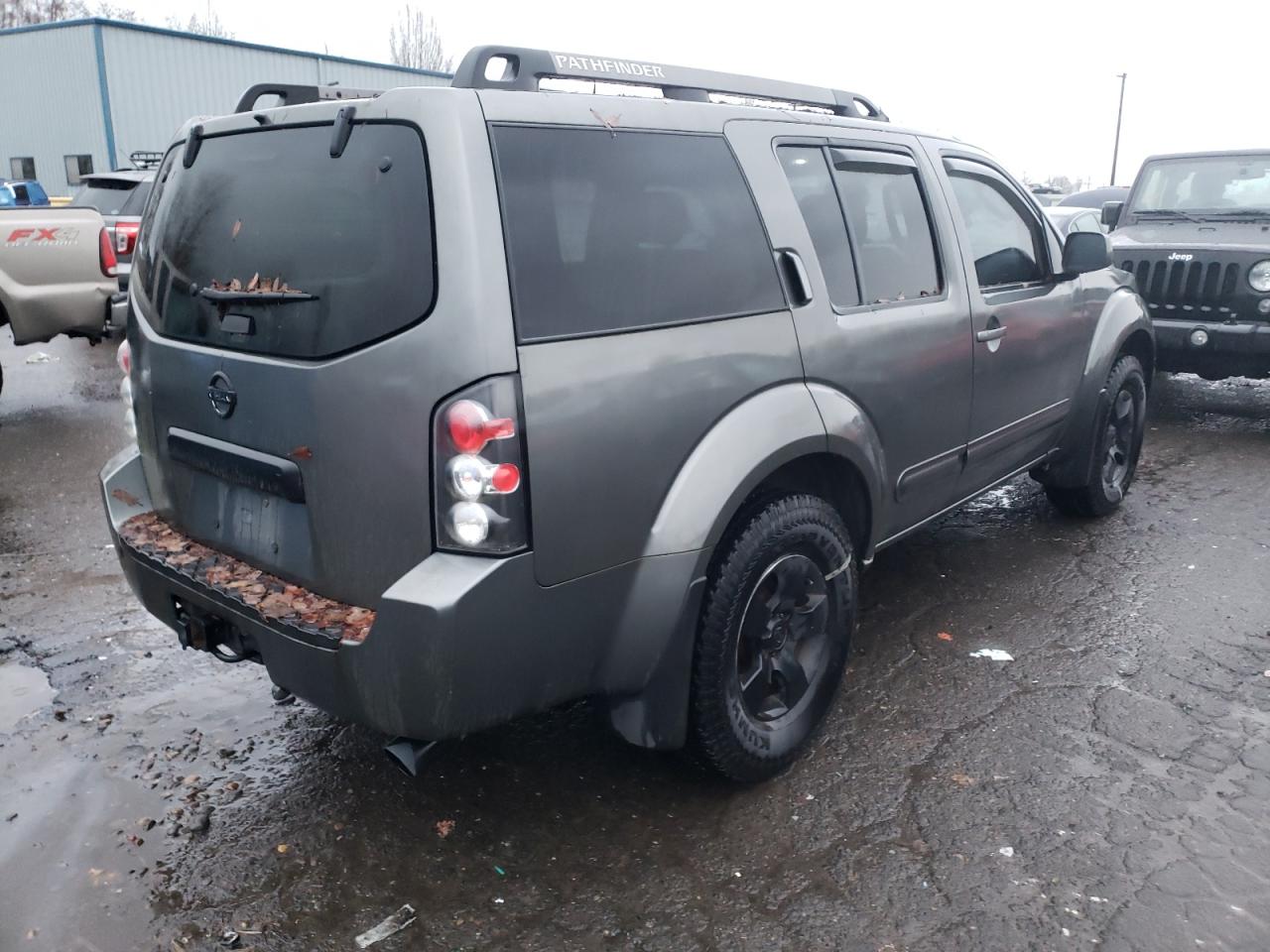 Photo 4 from auction – 2005 NISSAN PATHFINDER with VIN 5N1AR18W95C760681
