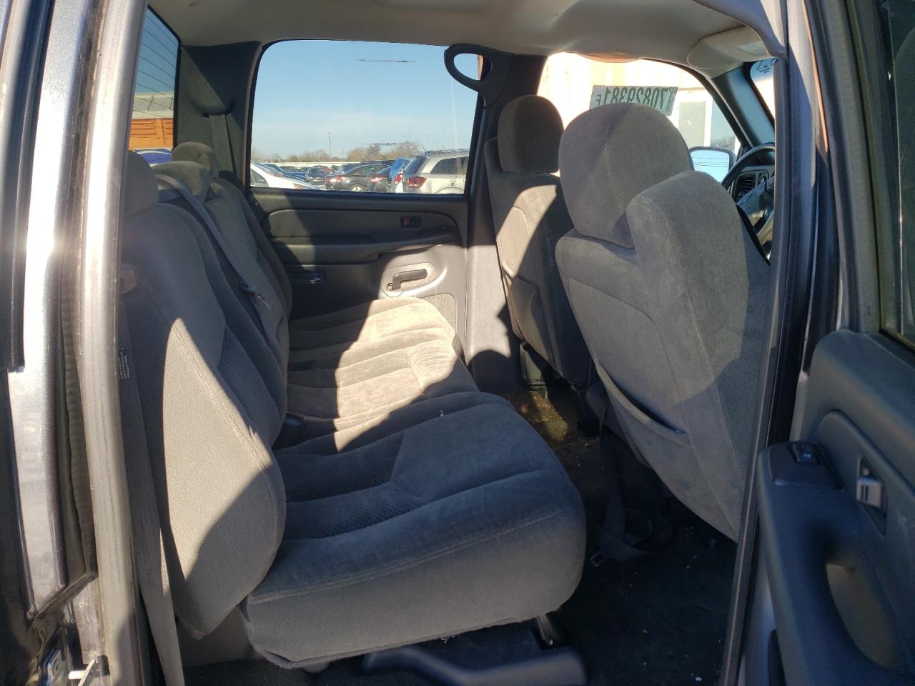 Photo 6 from auction – 2004 CHEVROLET SILVERADO with VIN 2GCEK13T441395807