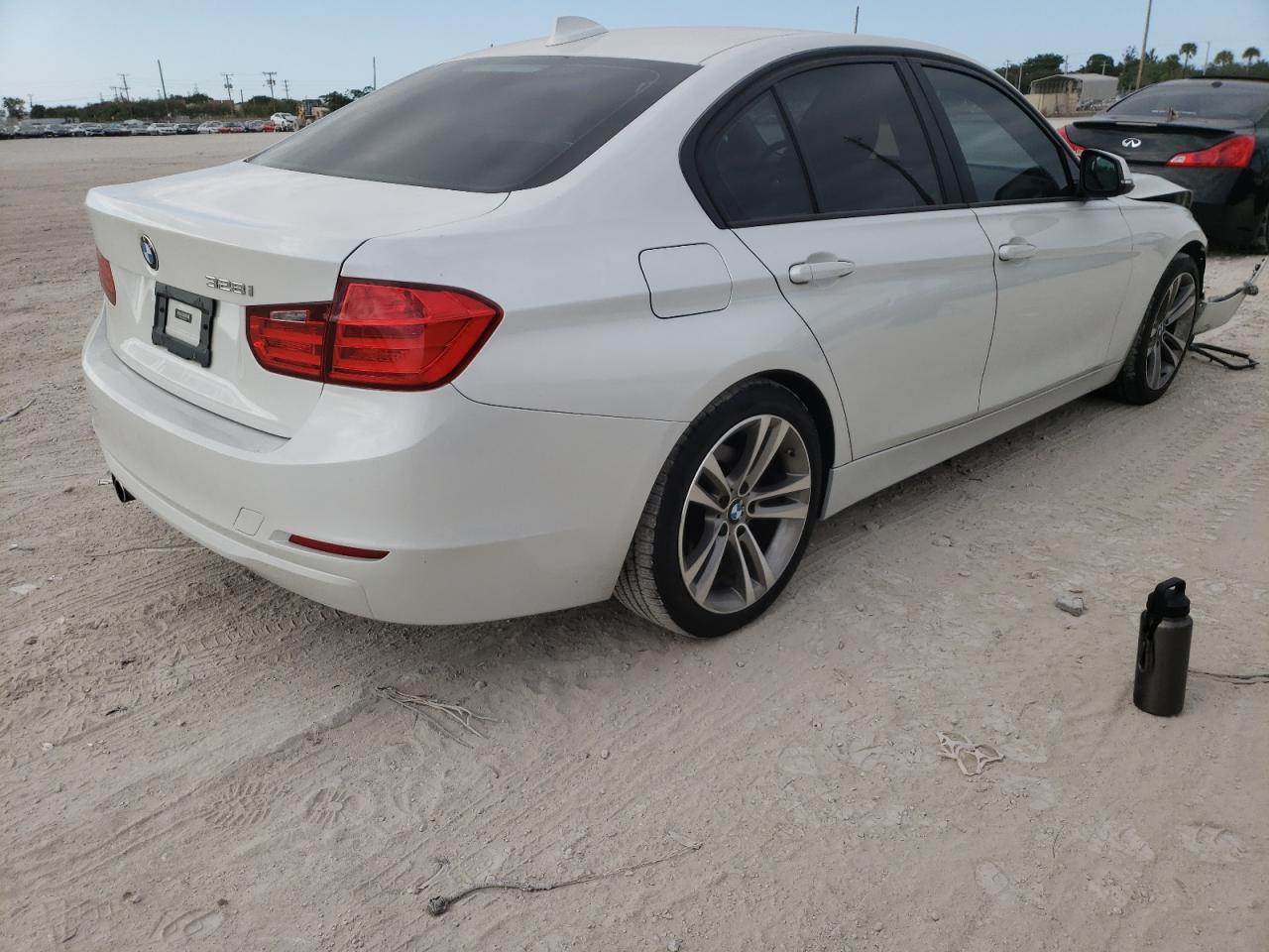 Photo 4 from auction – 2013 BMW 328 I with VIN WBA3A5C53DF356182