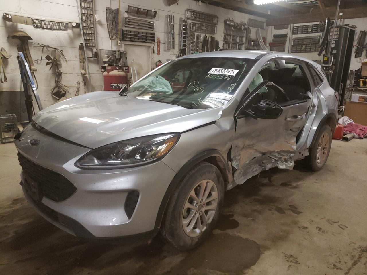 Photo 2 from auction – 2020 FORD ESCAPE SE with VIN 1FMCU9G63LUC20127