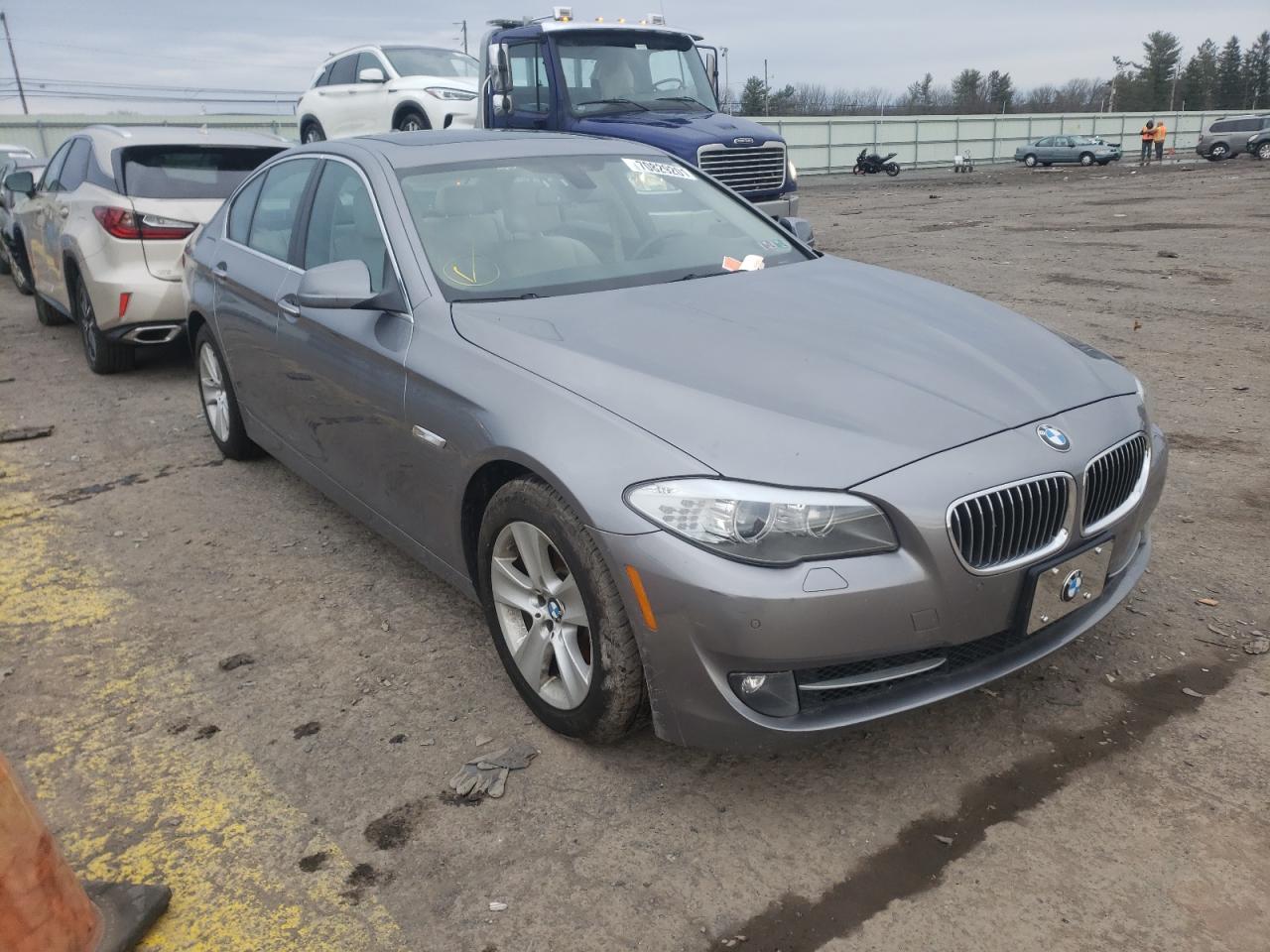 BMW 528 XI 2013 with VIN WBAXH5C5XDDW12441 - Photo from auction