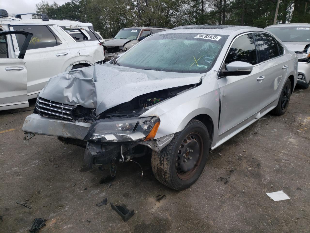 Photo 2 from auction – 2014 VOLKSWAGEN PASSAT SEL with VIN 1VWCN7A37EC048646