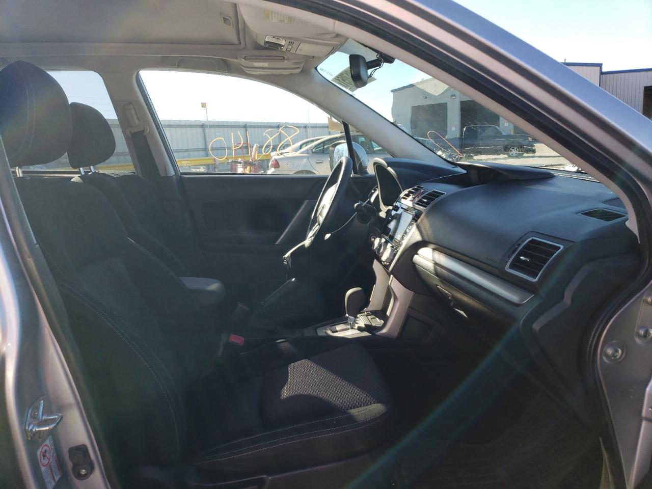 Photo 5 from auction – 2016 SUBARU FORESTER 2 with VIN JF2SJADC4GH457620