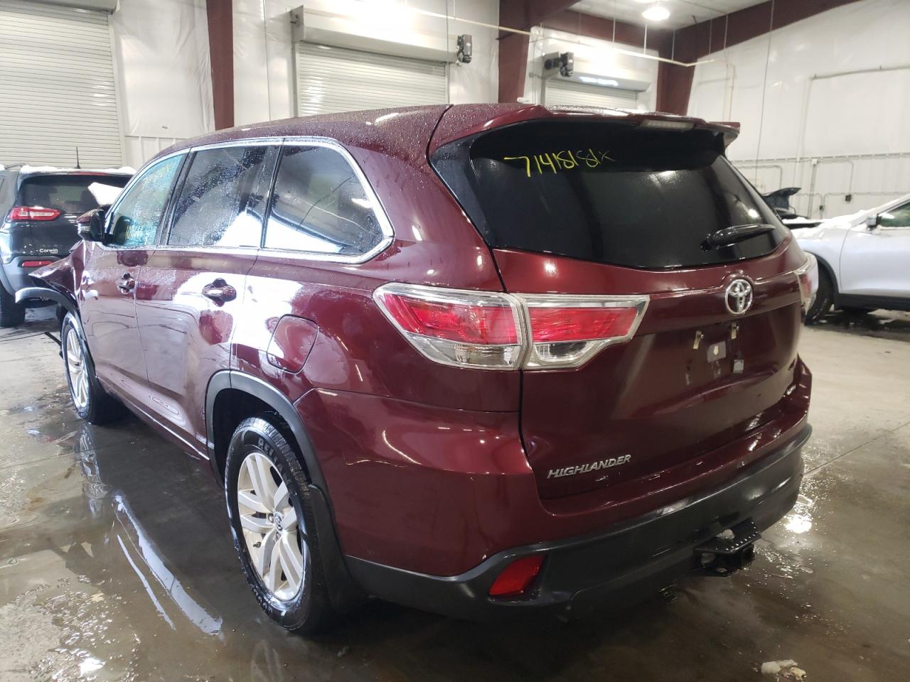 Photo 3 from auction – 2016 TOYOTA HIGHLANDER with VIN 5TDBKRFH5GS342054