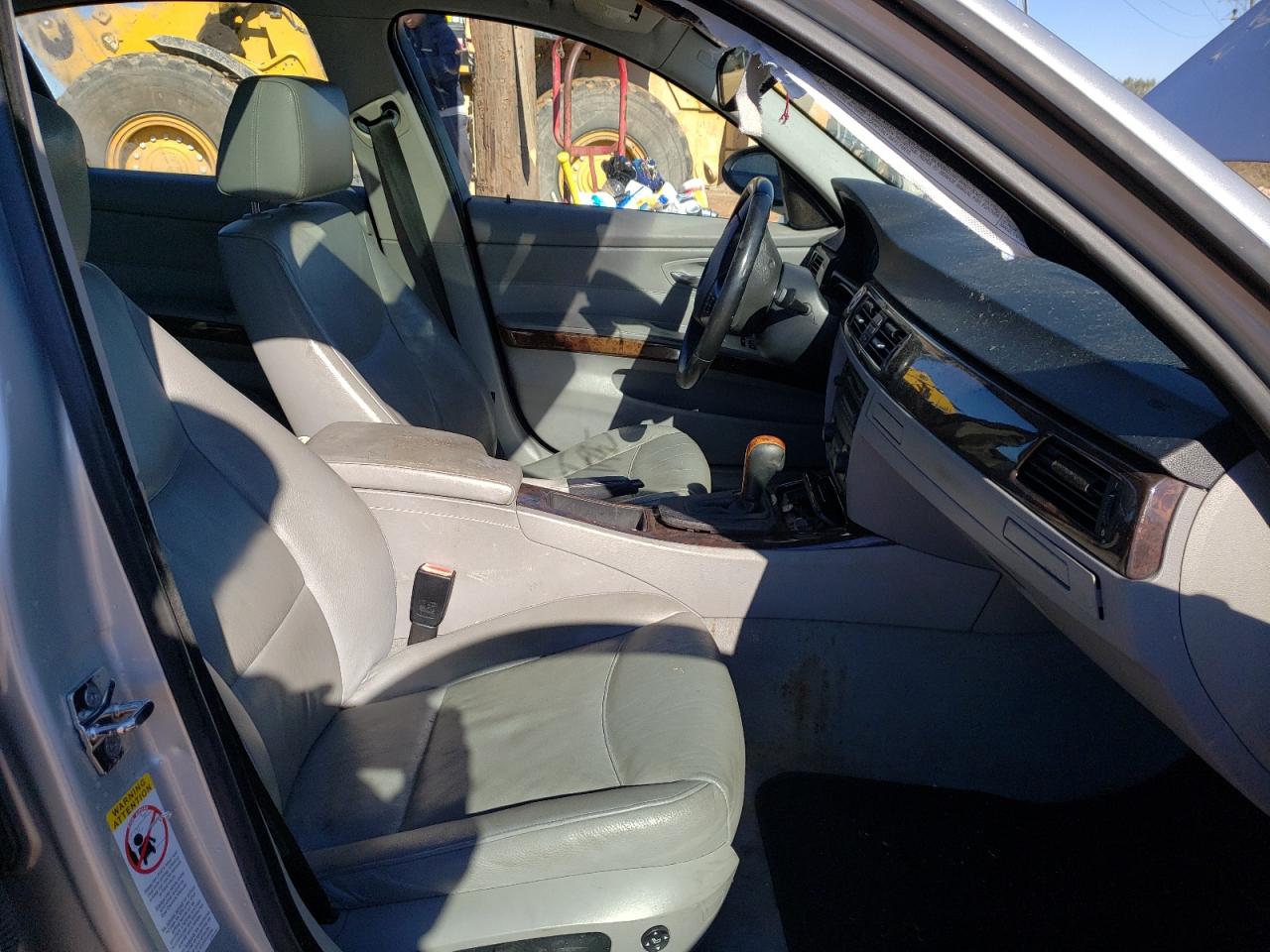 Photo 5 from auction – 2006 BMW 325 I with VIN WBAVB13596PT24252