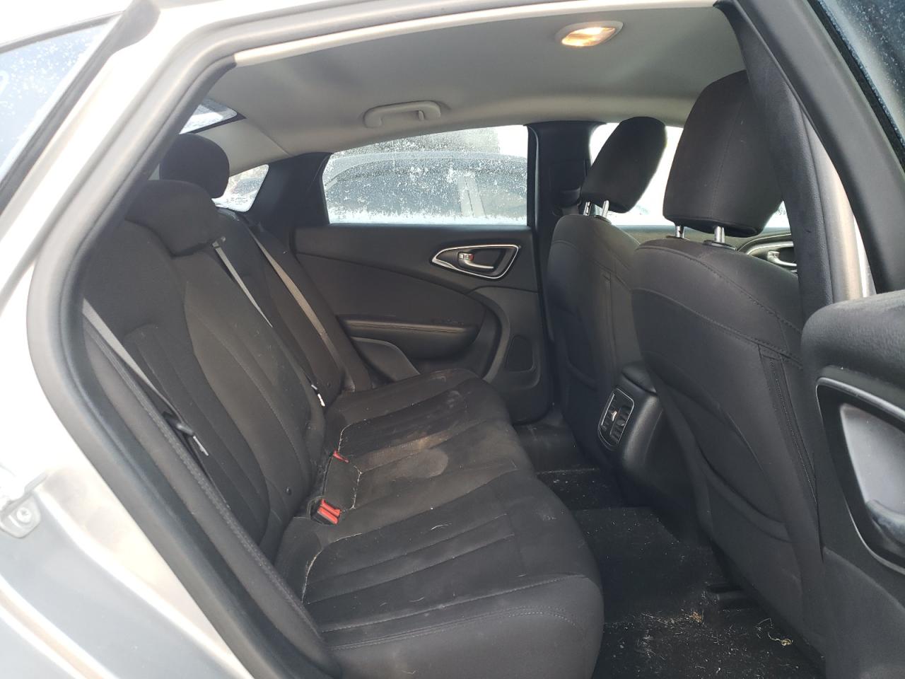 Photo 6 from auction – 2016 CHRYSLER 200 LIMITE with VIN 1C3CCCAB1GN197204