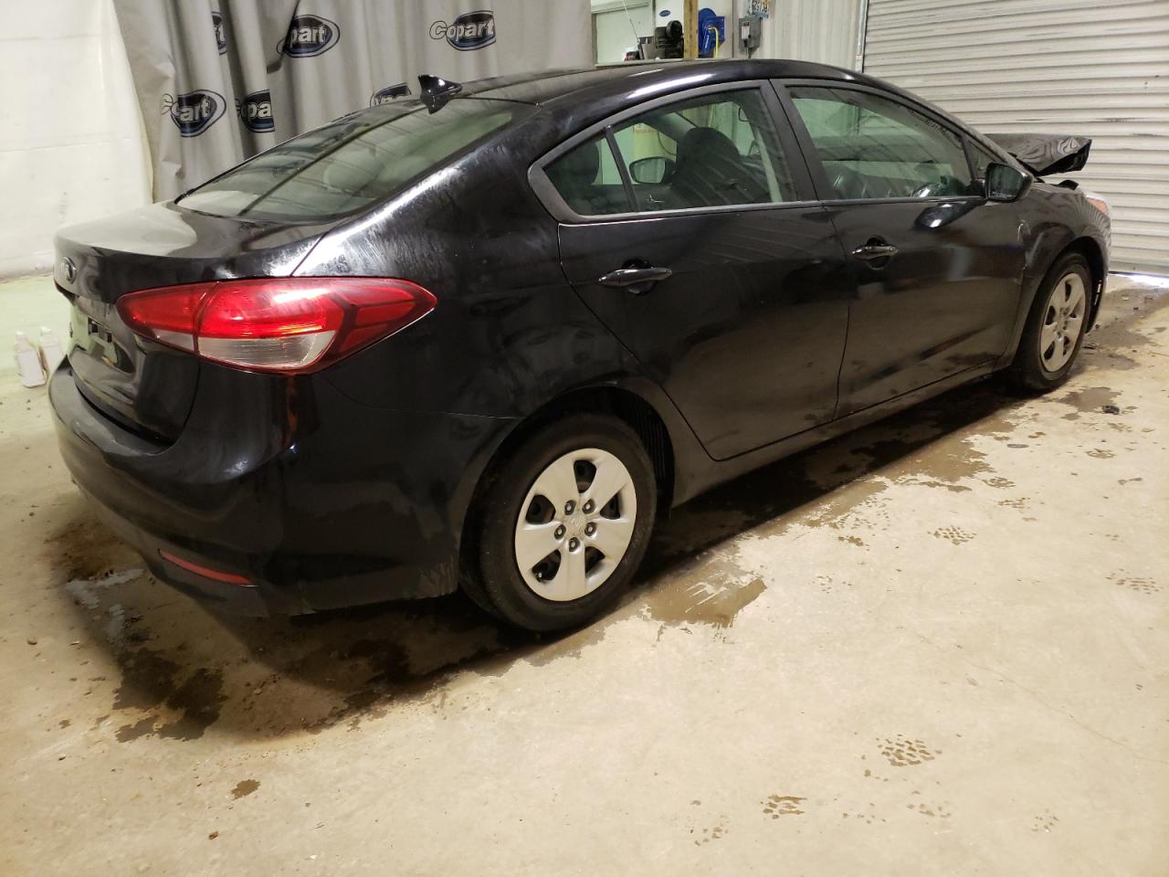 Photo 4 from auction – 2017 KIA FORTE LX with VIN 3KPFK4A71HE061853