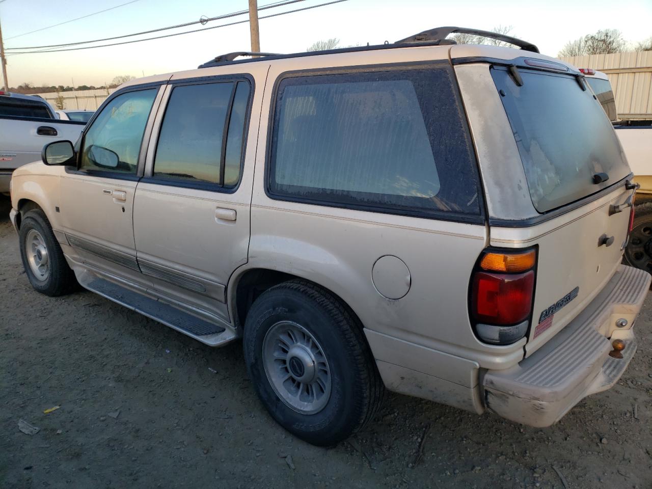 Photo 3 from auction – 1997 FORD EXPLORER with VIN 1FMDU35P5VZA35144