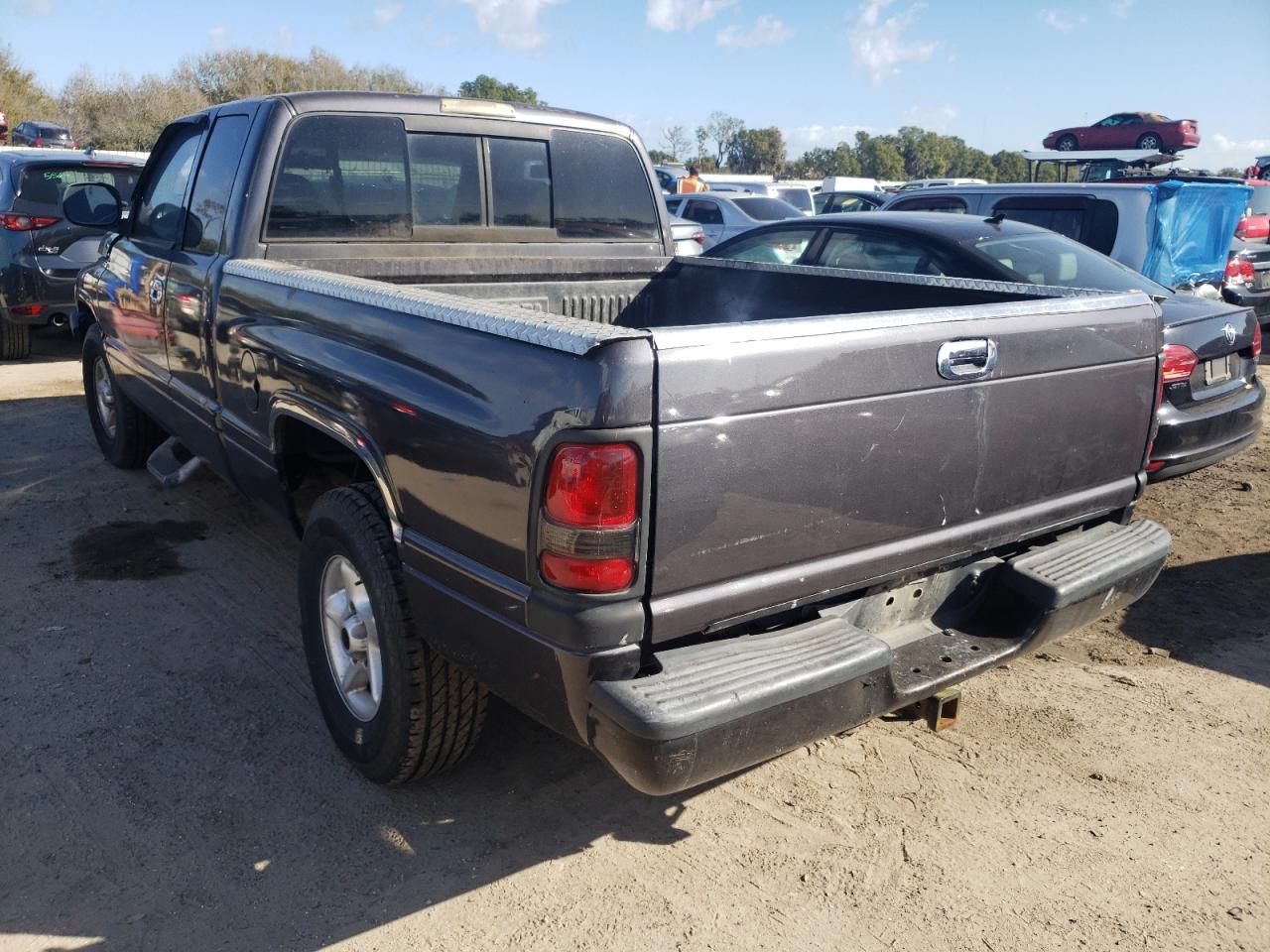 Photo 3 from auction – 1998 DODGE RAM 1500 with VIN 3B7HC13Z0WG165366