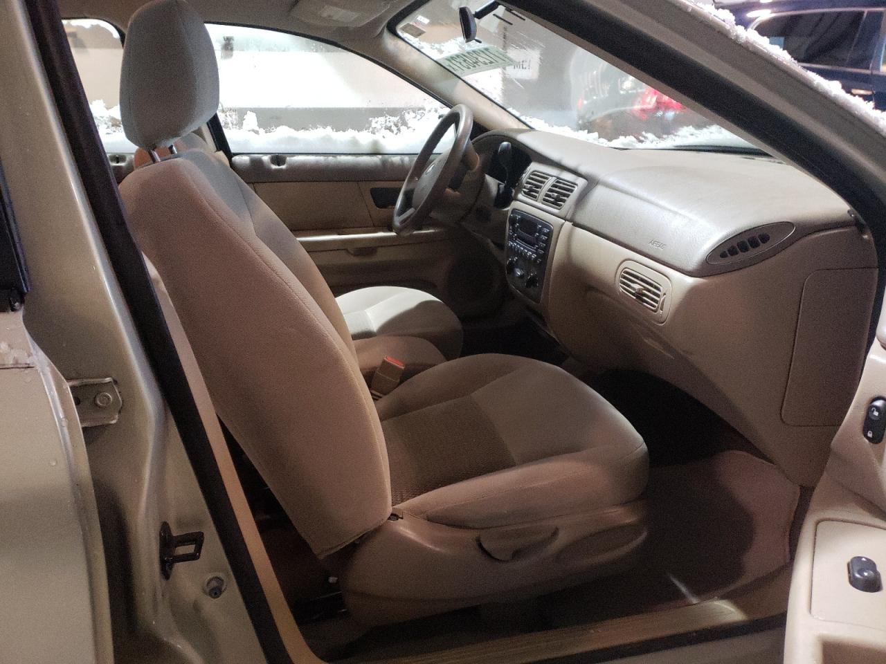 Photo 5 from auction – 2006 FORD TAURUS SE with VIN 1FAFP53U96A139604