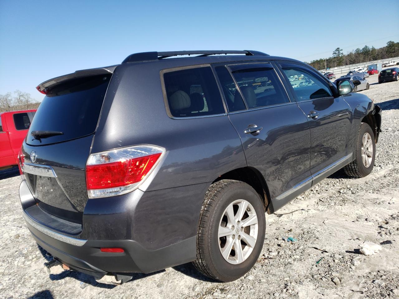 Photo 4 from auction – 2013 TOYOTA HIGHLANDER with VIN 5TDZK3EH4DS130996