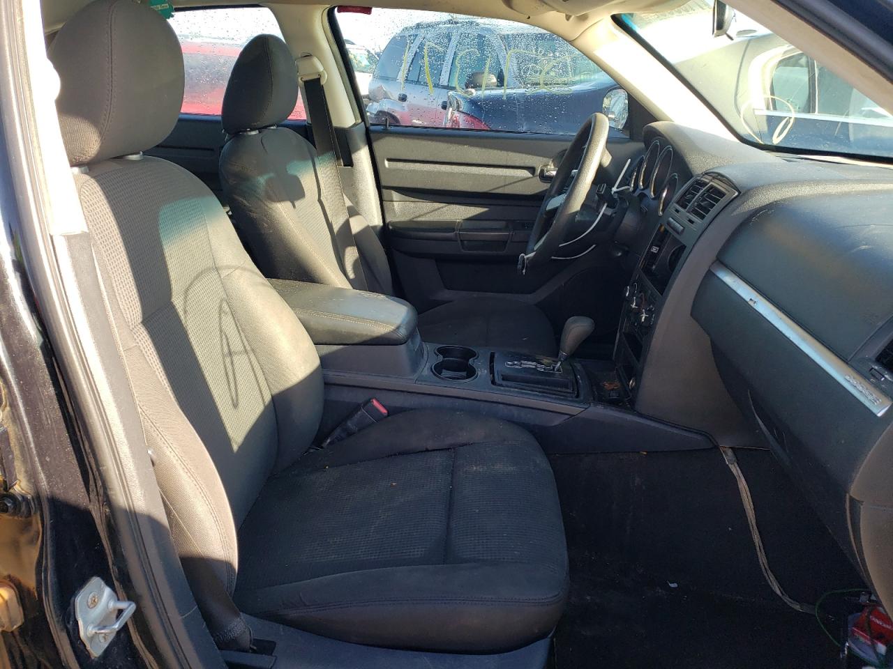 Photo 5 from auction – 2008 DODGE CHARGER with VIN 2B3KA43R68H264131