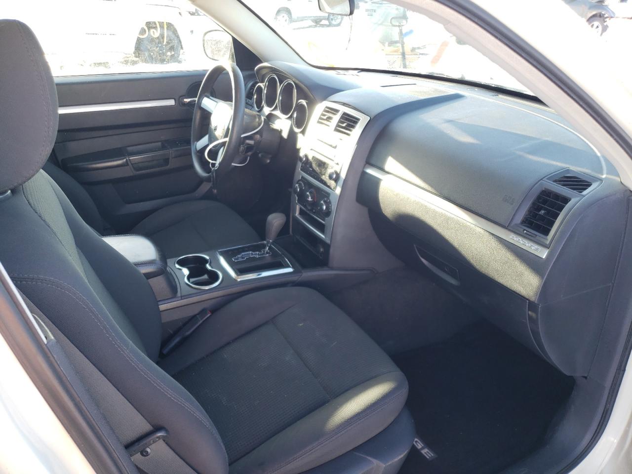 Photo 5 from auction – 2008 DODGE CHARGER with VIN 2B3KA43G38H333422