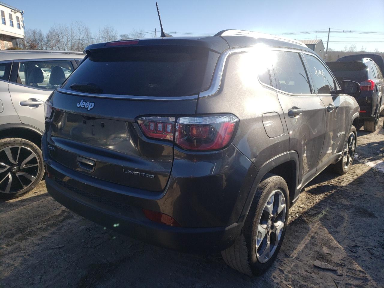 Photo 4 from auction – 2018 JEEP COMPASS LI with VIN 3C4NJDCB8JT314071