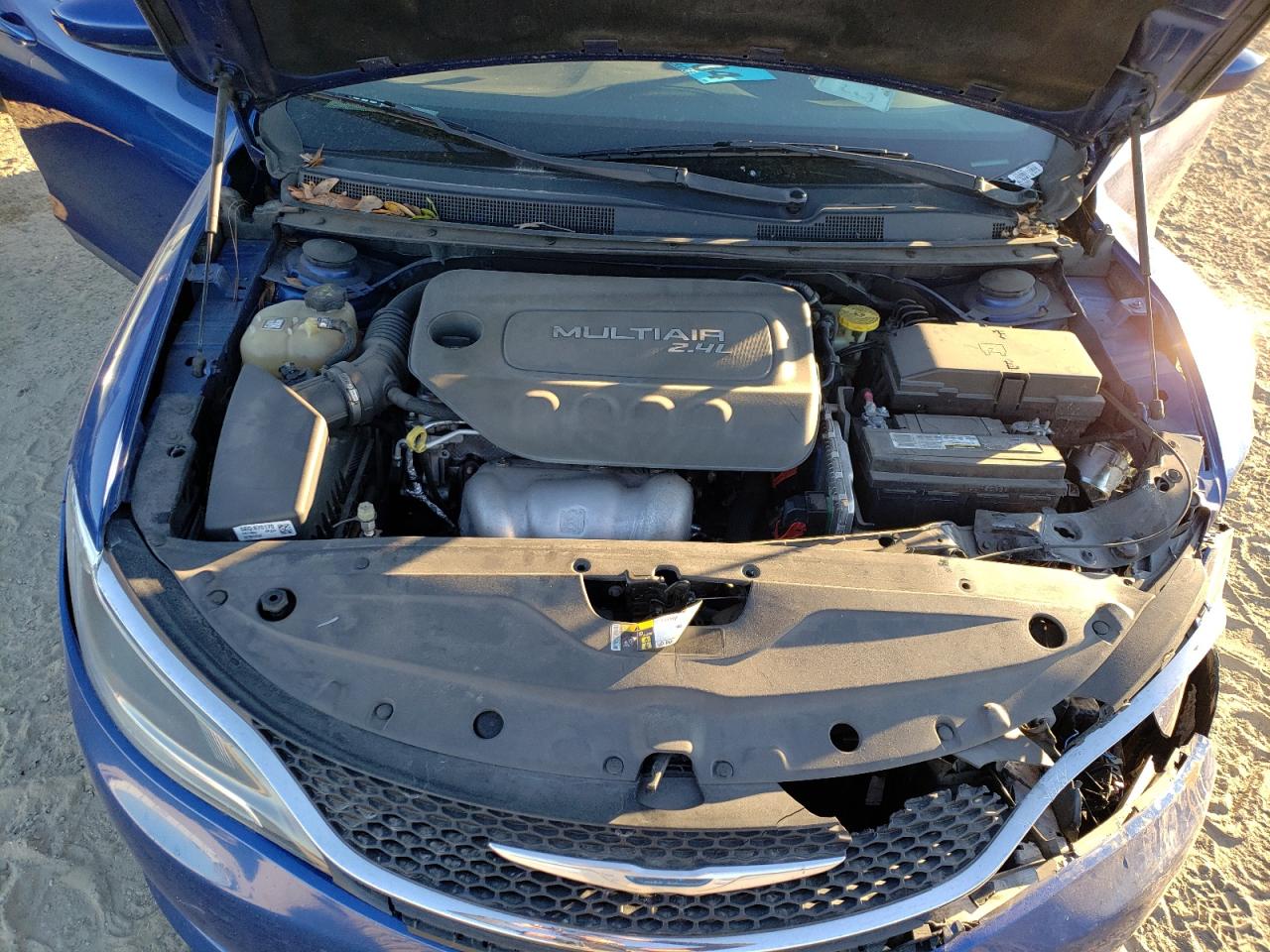 Photo 7 from auction – 2015 CHRYSLER 200 LIMITE with VIN 1C3CCCAB5FN718665
